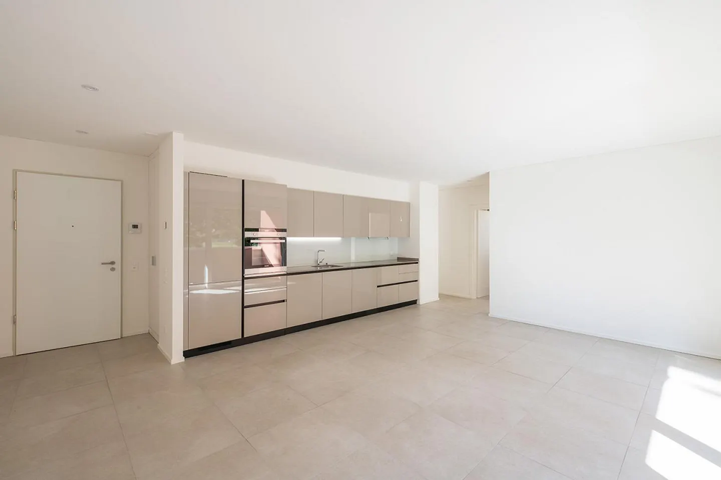 Moderne 2,5 Zimmer - Foto 3 von 5