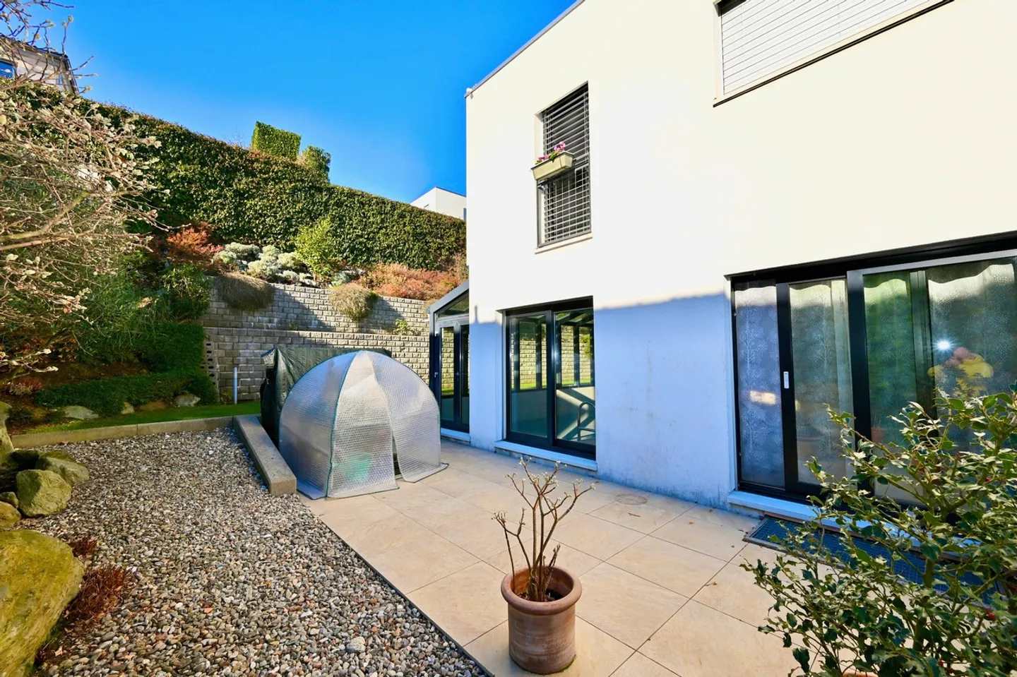 Modern Villa with Heated Pool in Agra - Collina d'Oro - Photo 18 of 20