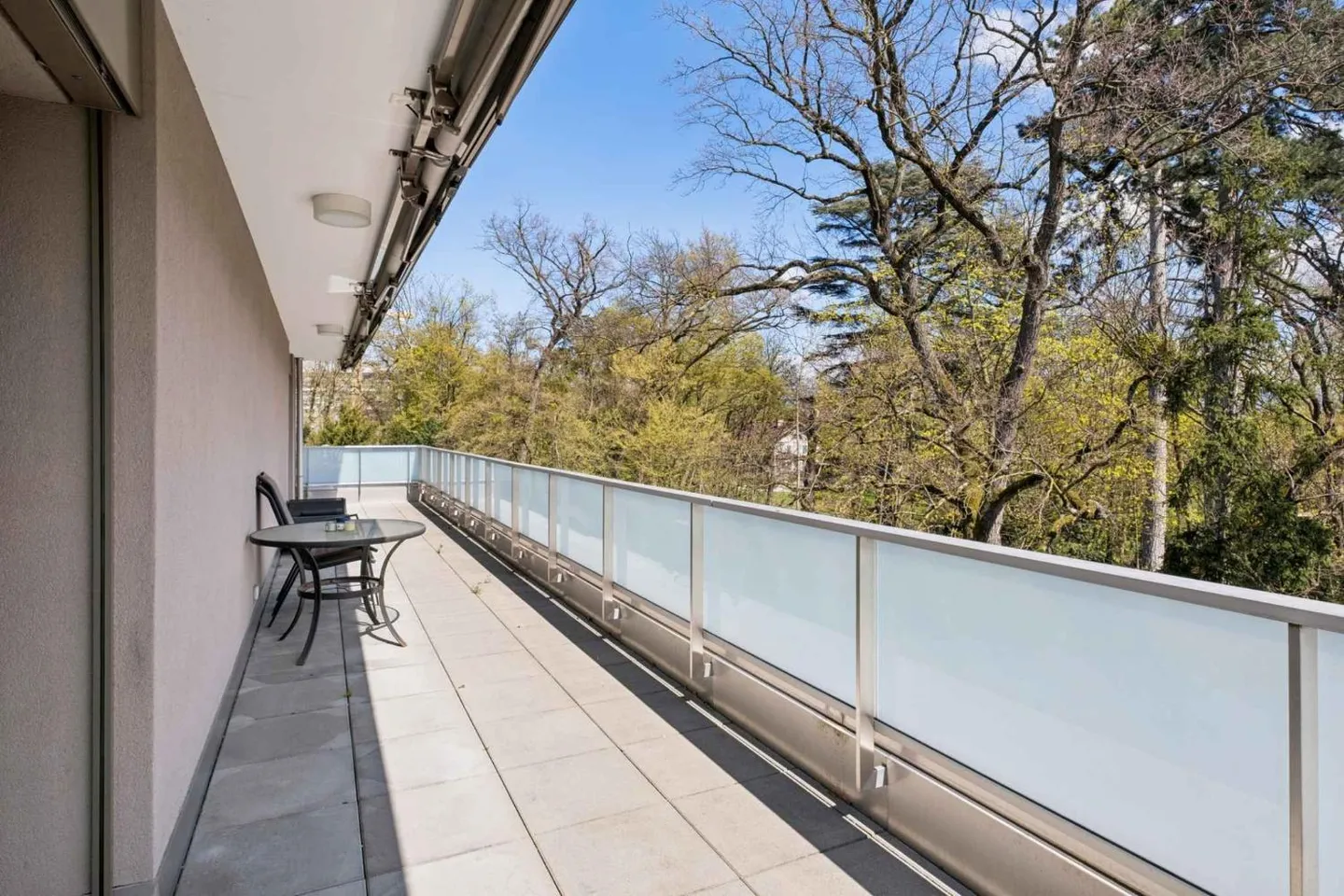 Attique avec grande terrasse - Photo 4 sur 10