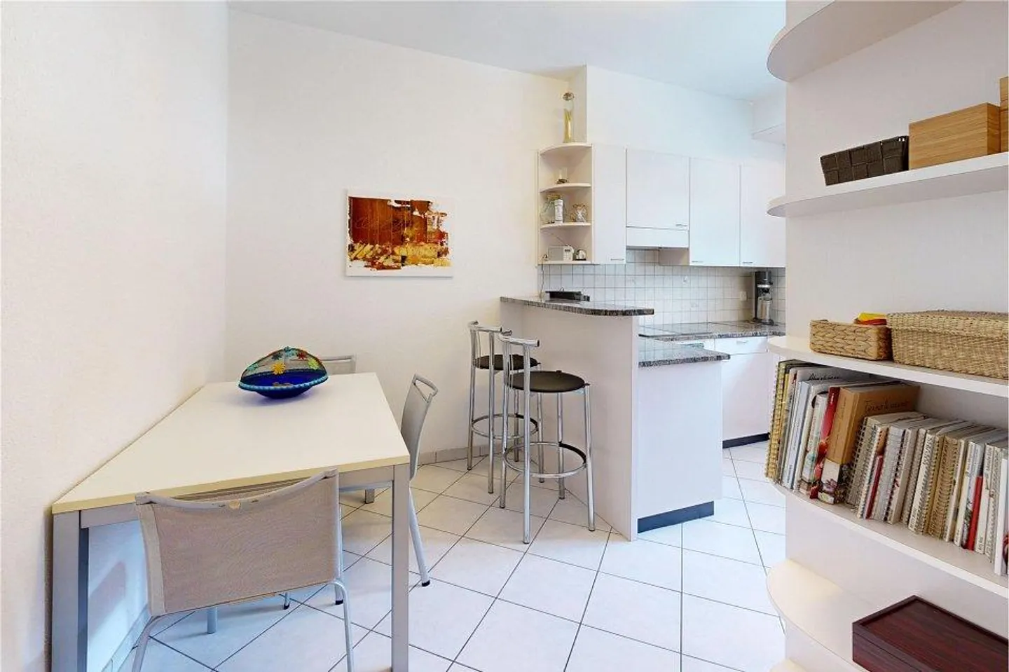3.5-Room Apartment with Panoramic View - Photo 5 of 12