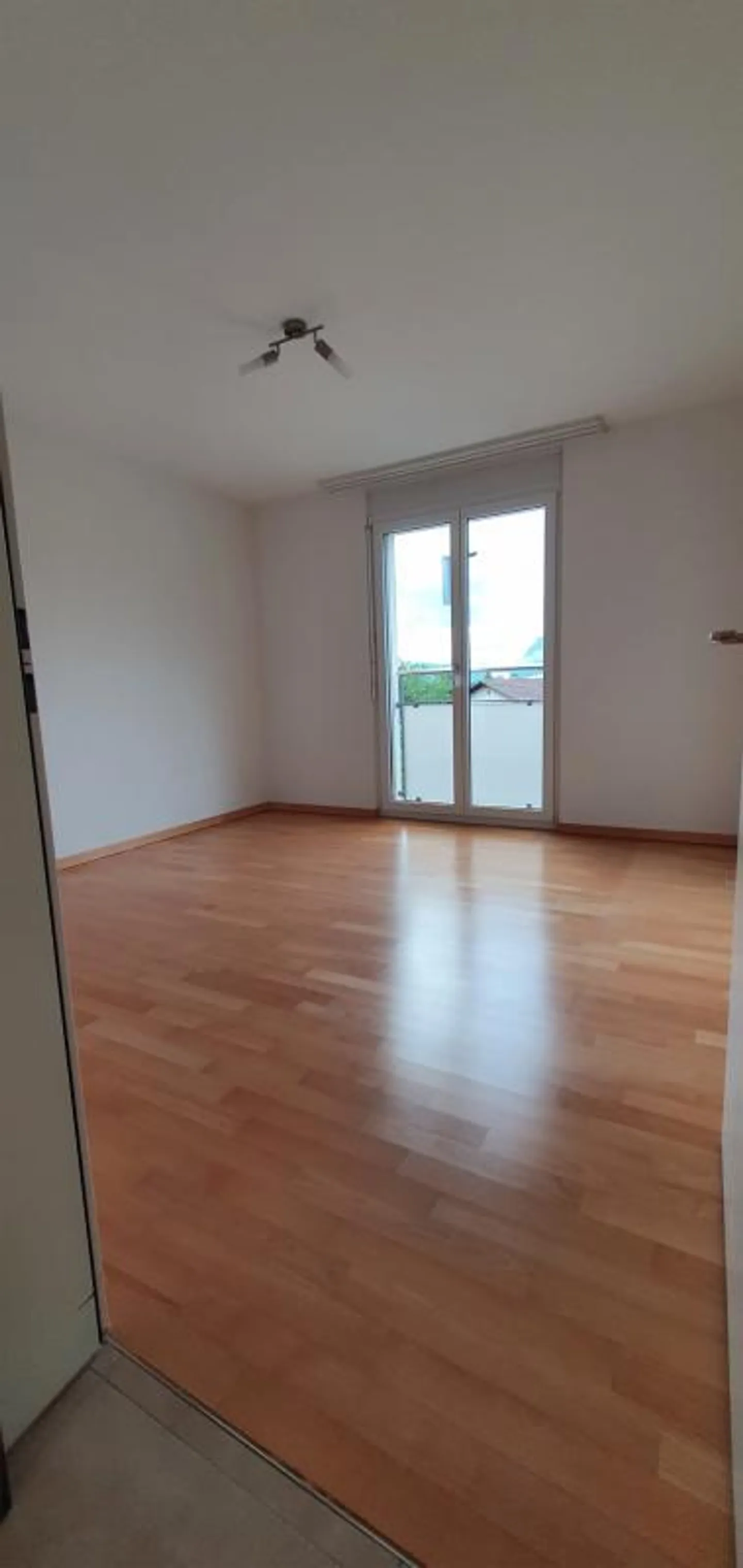 Appartement moderne avec grand balcon - Photo 9 sur 16