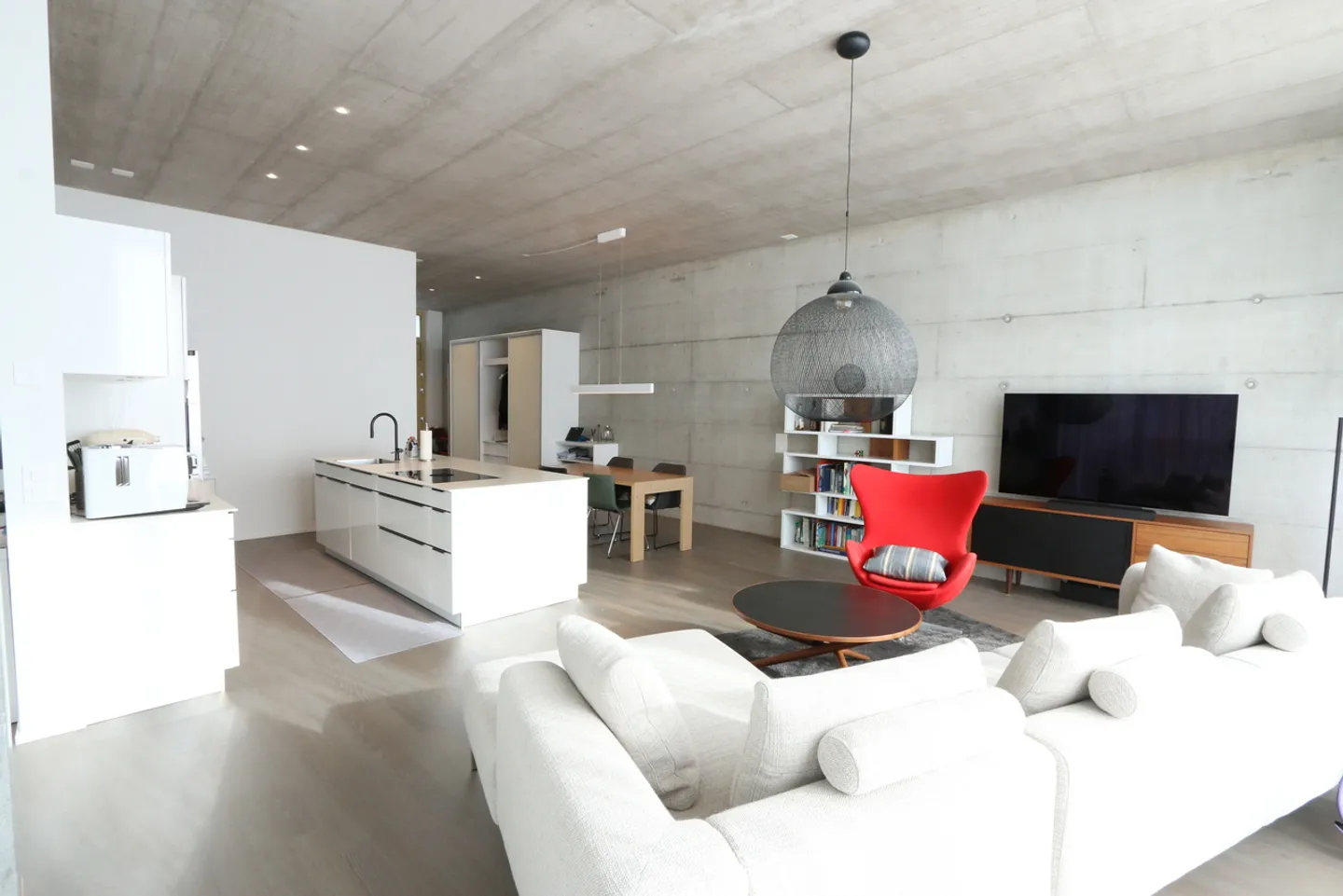 Vivere urbano con carattere e un'esperienza spaziale unica - Foto 3 di 13