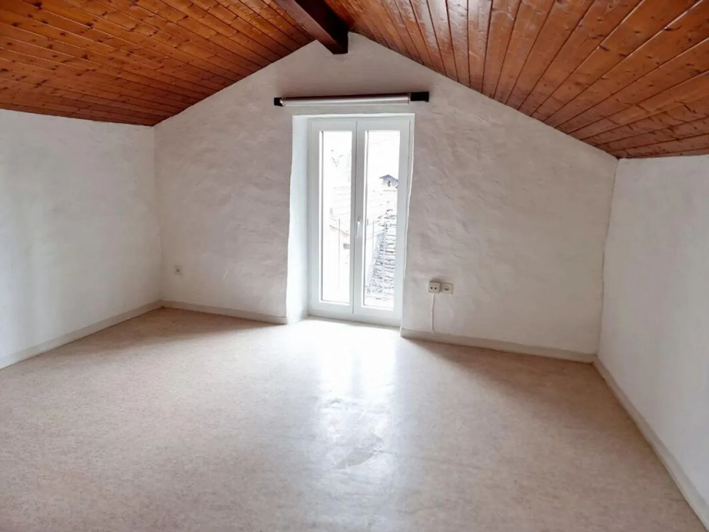 Casa unifamiliare di 4 ½ locali con giardino e rustico annesso | 4 ... - Foto 3 di 8