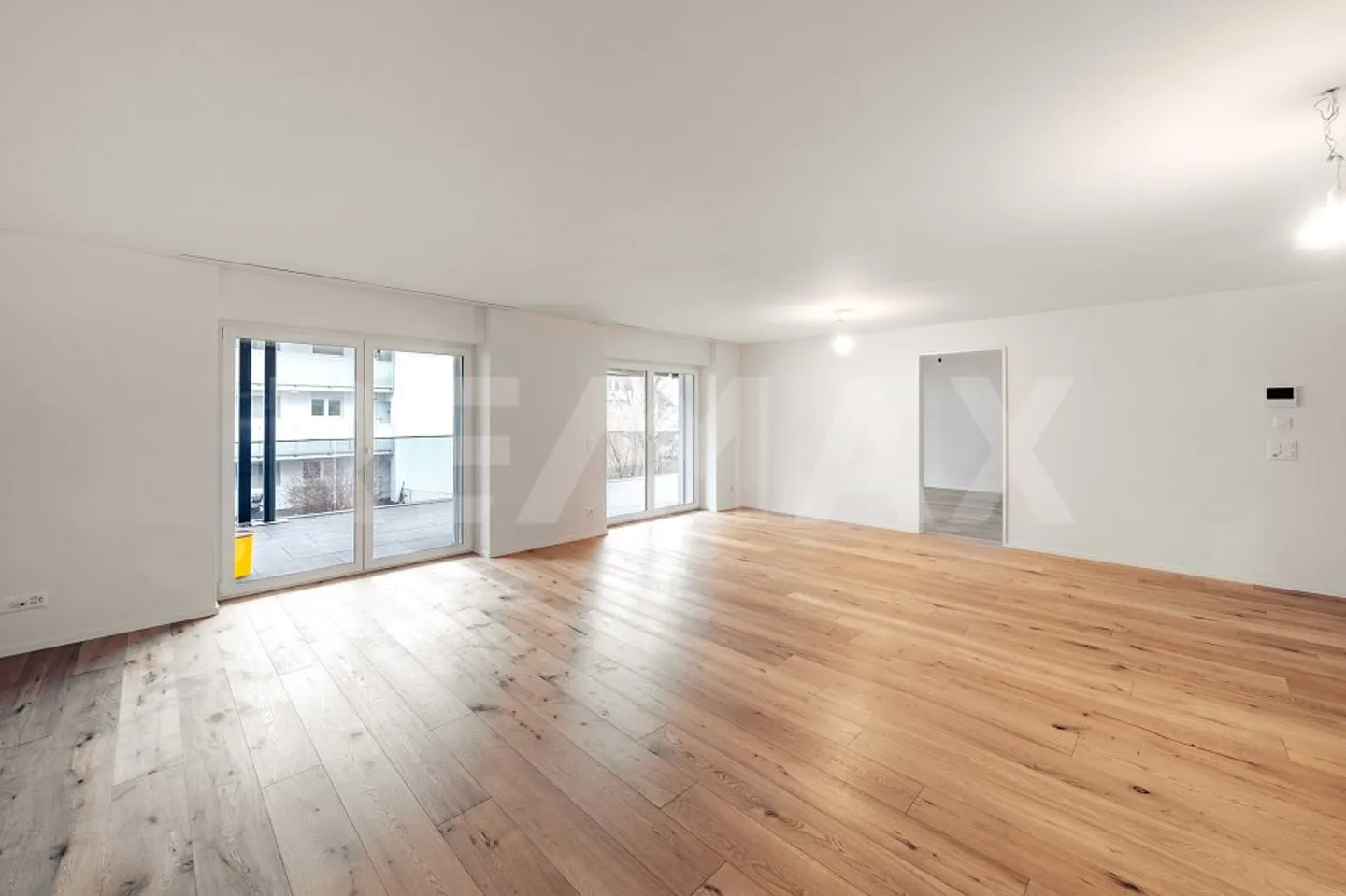 Appartement moderne de 4,5 pièces avec 134 m² et grand balcon, entièrement rénové, situé au centre de Kloten - Photo 5 sur 13