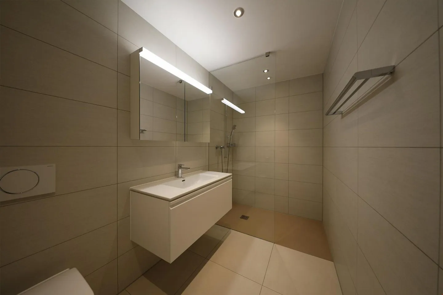 Appartement spacieux et lumineux au standard de propriété - Photo 8 sur 9