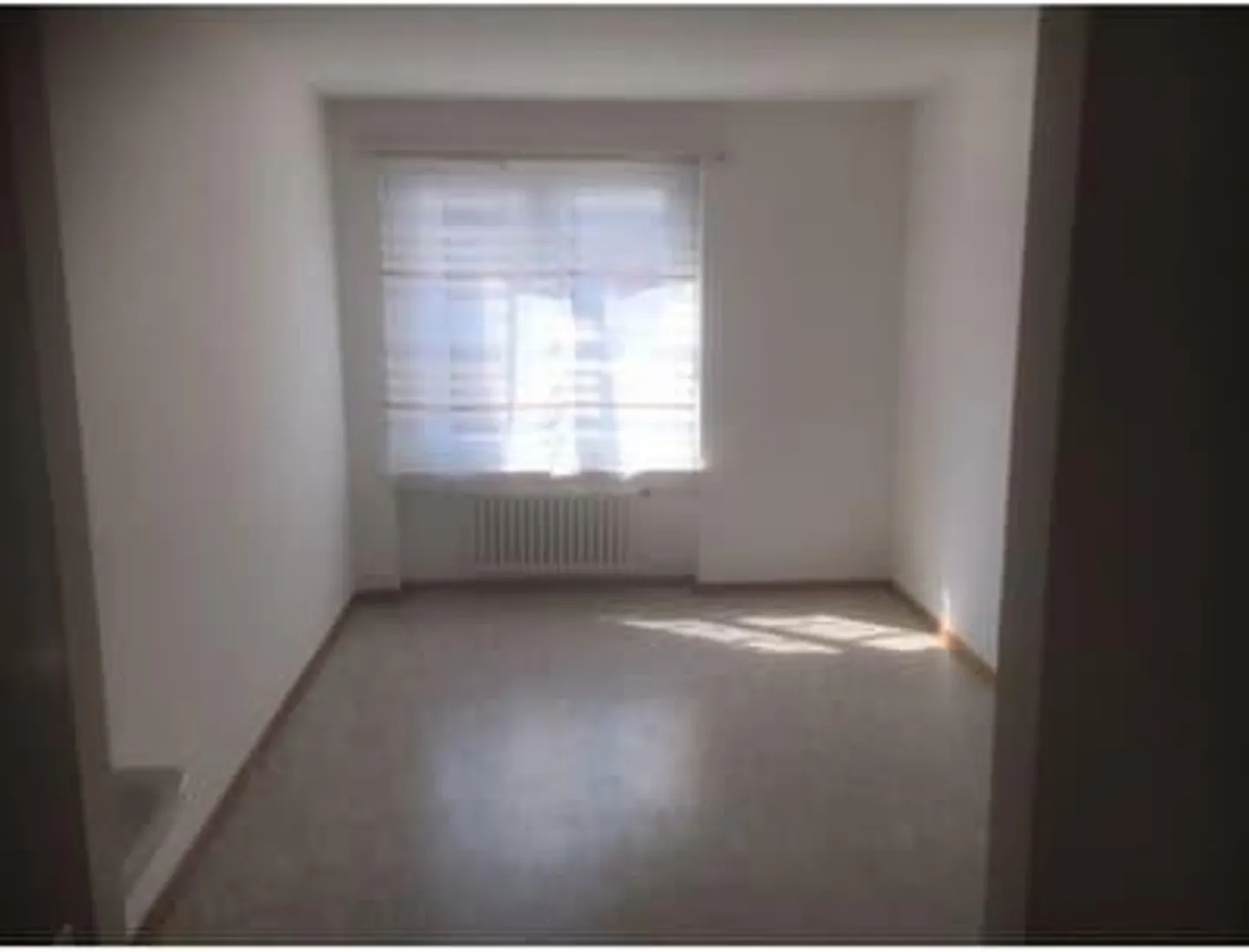 Small studio for rent (atelier, office, storage, or craft room) - Photo 2 of 4