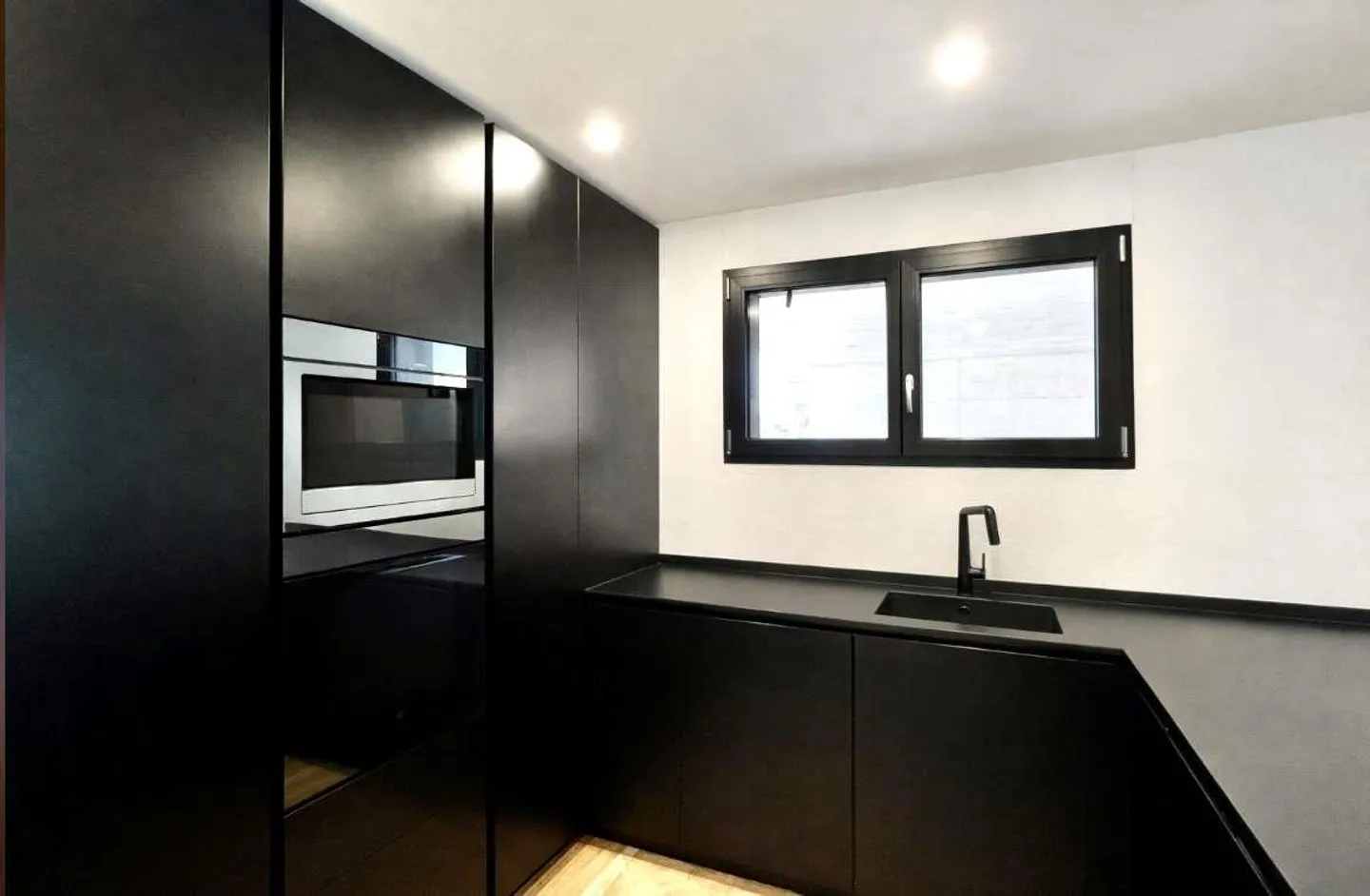 Elegante villa con alto standard, giardino e piscina - Foto 5 di 13