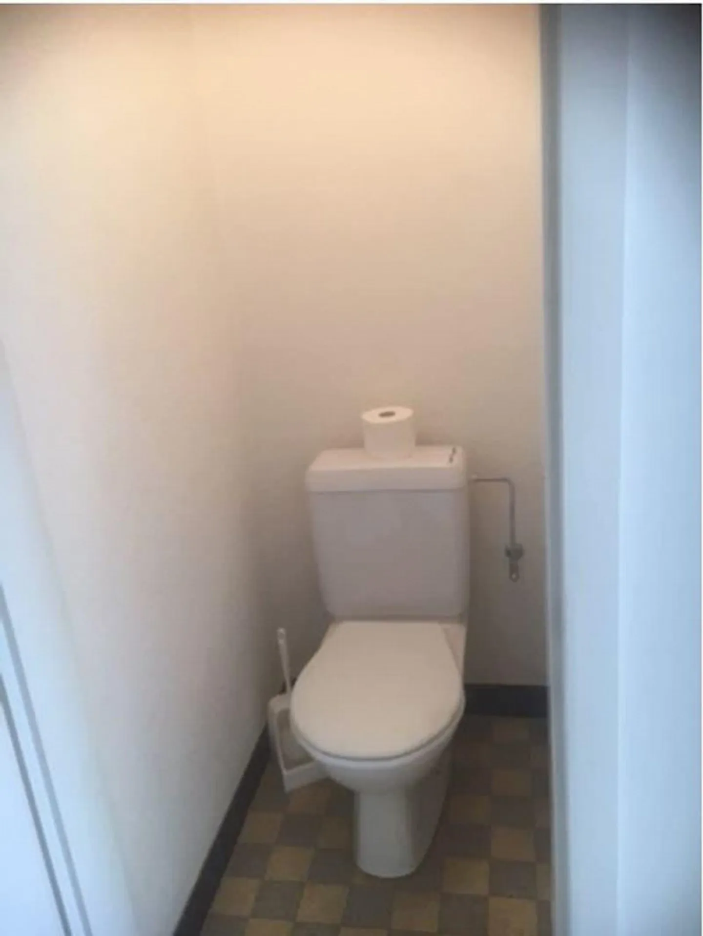 Small studio for rent (atelier, office, storage, or craft room) - Photo 4 of 4