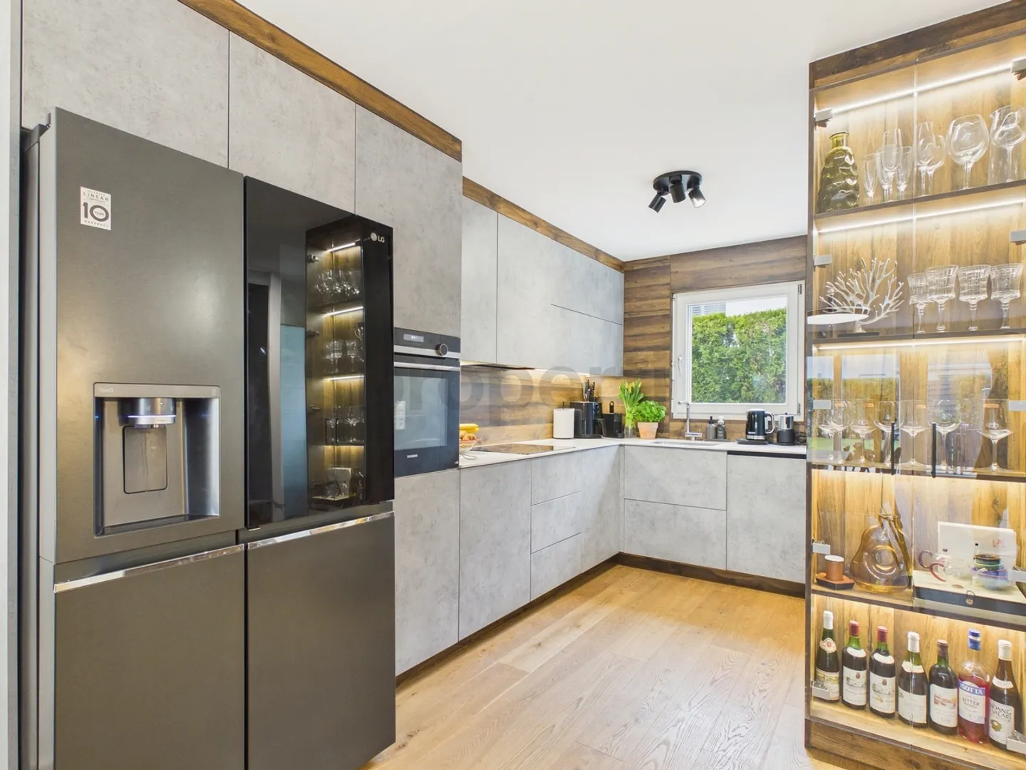 Spacious 5.5-room townhouse with practical layout in Pfäffikon SZ (building lease) - Photo 4 of 12