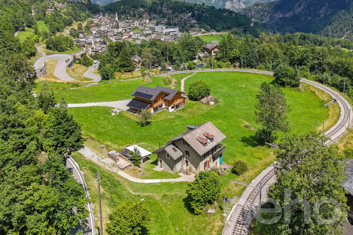 Esclusività: Casa familiare con 2 appartamenti e uno studio a Salvan - Foto 12 di 13