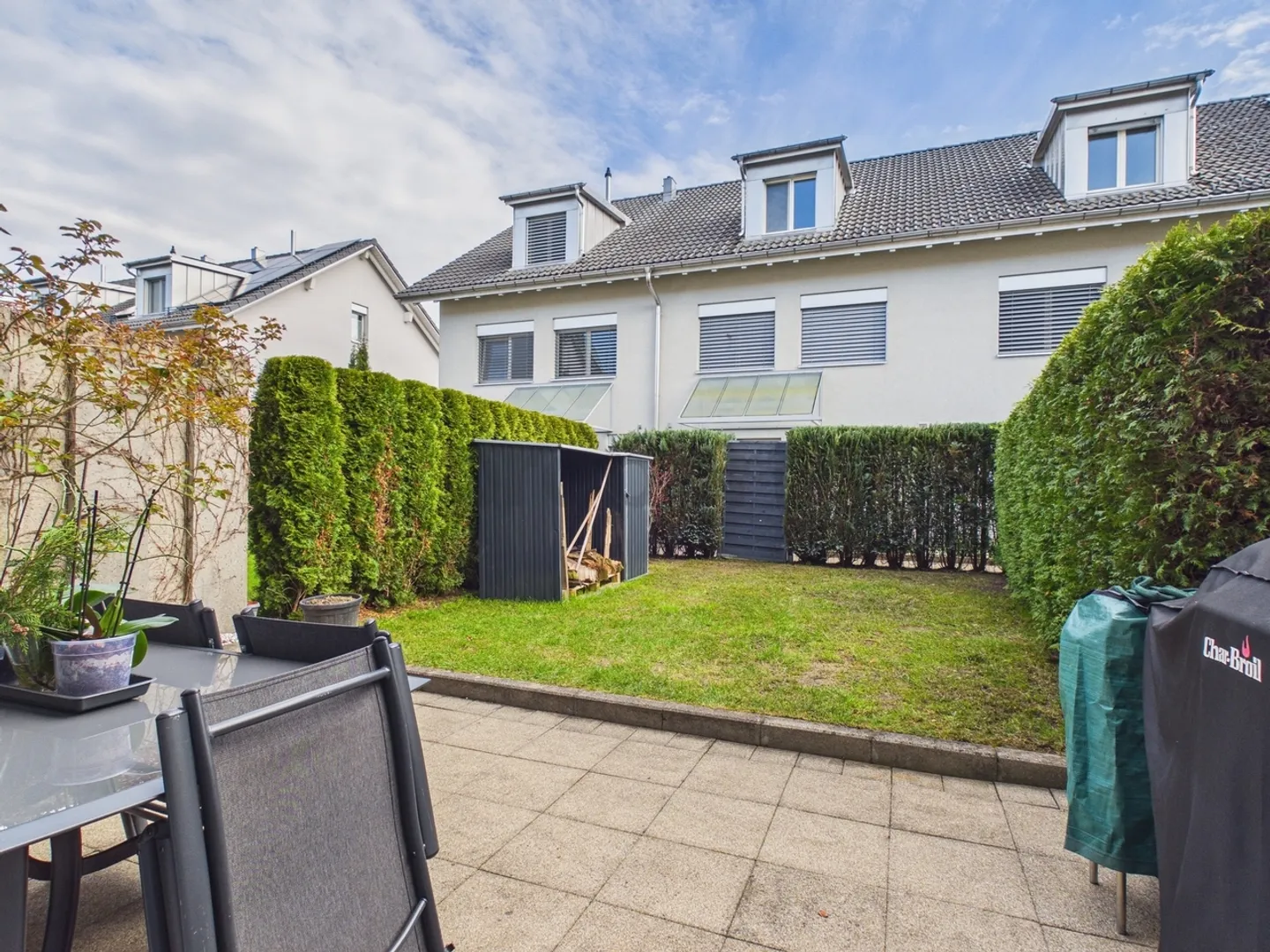 Spacious 5.5-room townhouse with practical layout in Pfäffikon SZ (building lease) - Photo 11 of 12