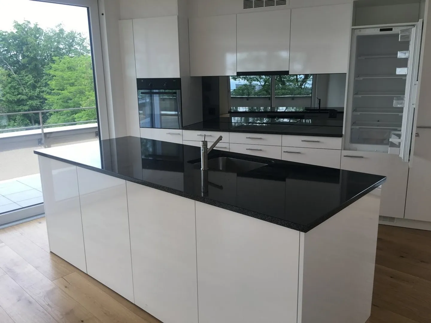 To seize! Beautiful penthouse apartment with 360 terrace for rent - Photo 4 of 10