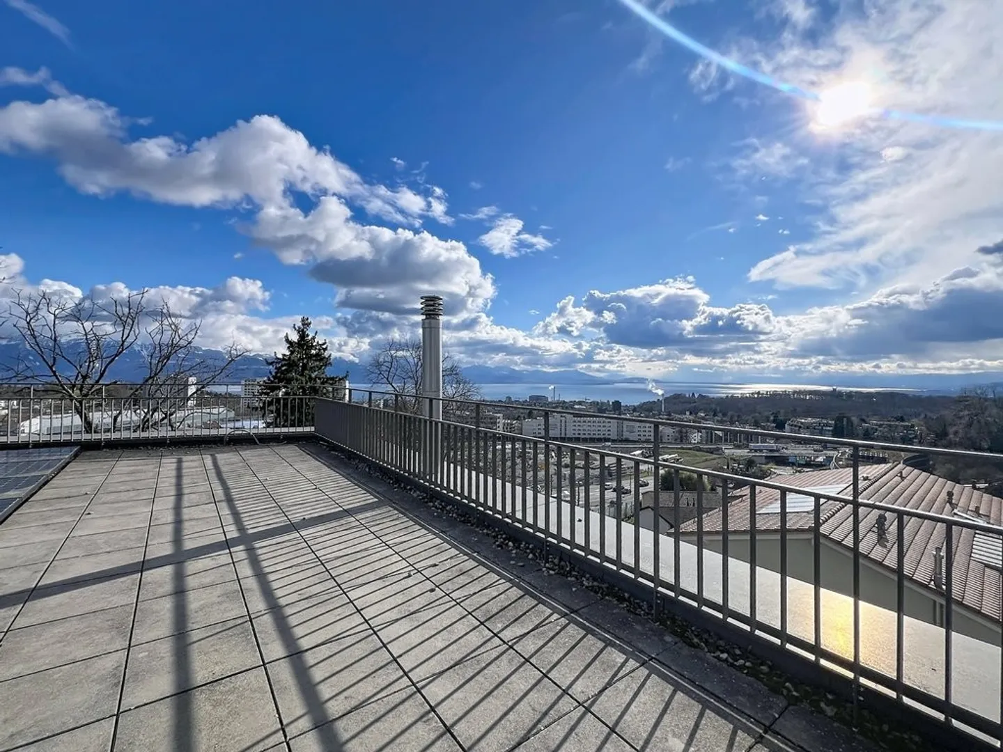 To seize! Beautiful penthouse apartment with 360 terrace for rent - Photo 10 of 10