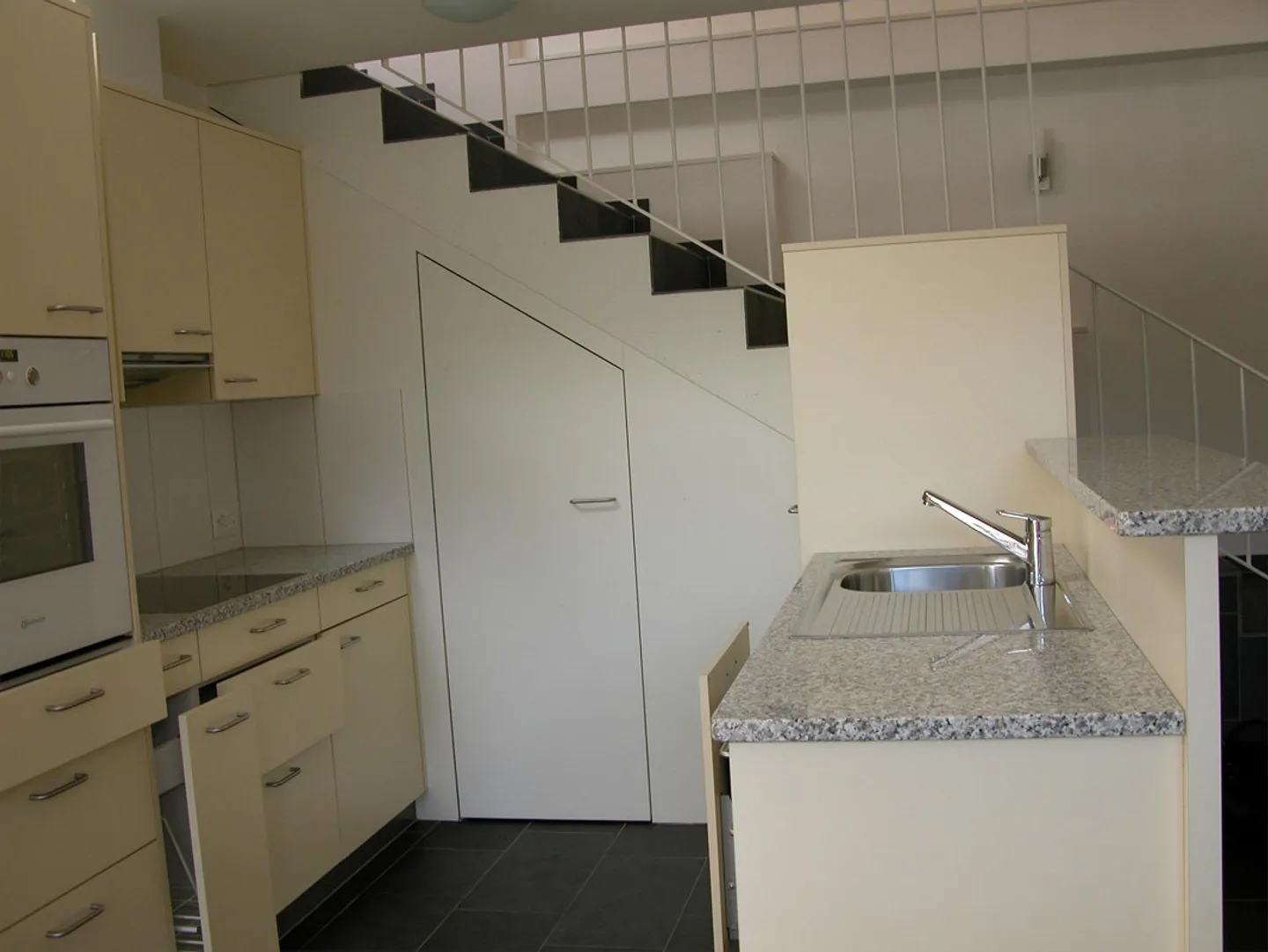 Ampio e moderno appartamento maisonette di 4 1/2 stanze - Foto 2 di 18