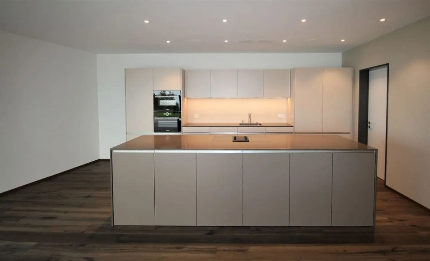 Sogno abitativo con vista lago e panorama montano - Foto 4 di 15