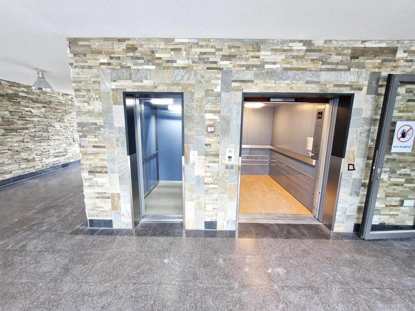 Espace commercial pour cabinet, fitness, services, etc. - Photo 2 sur 5