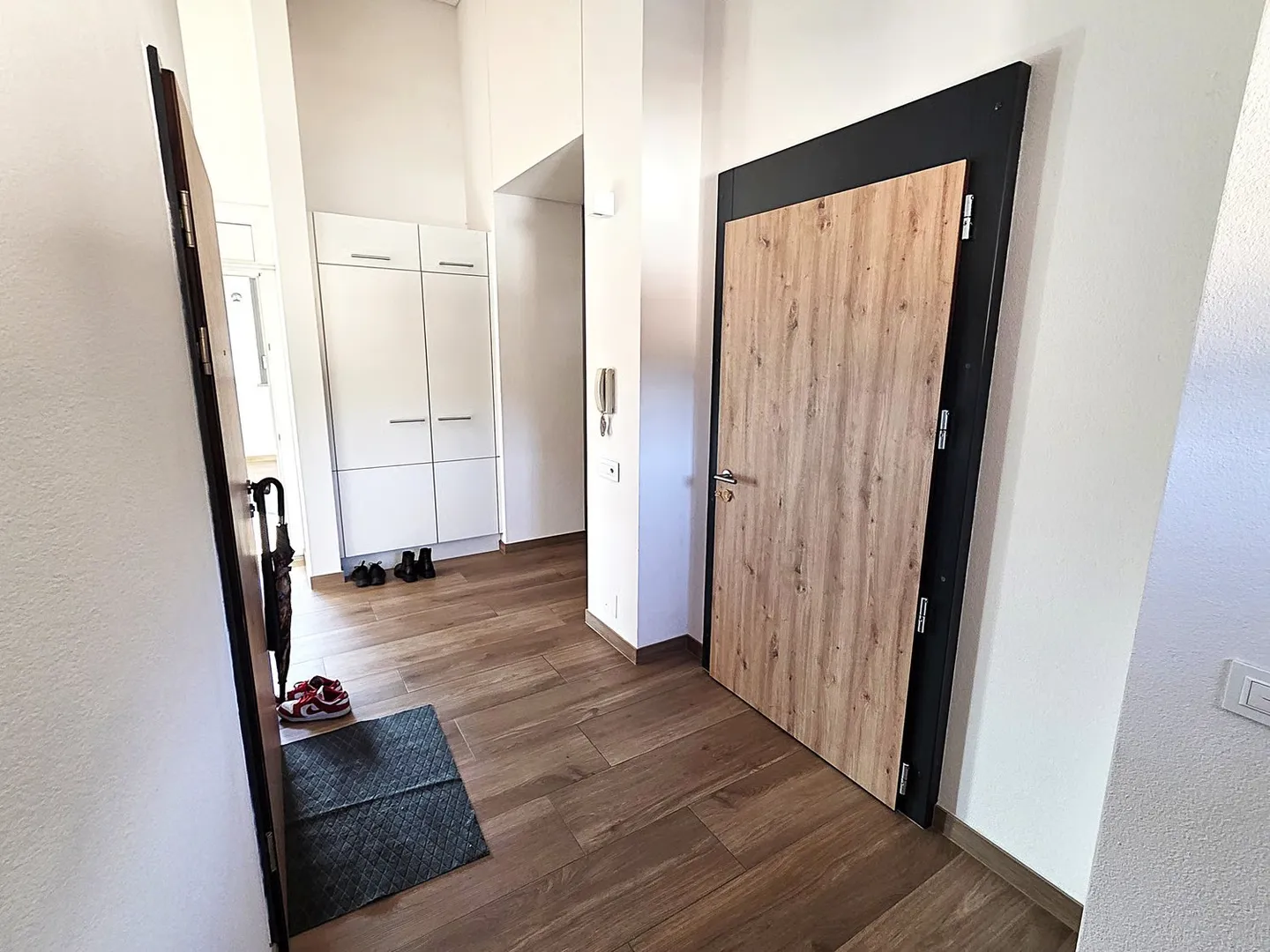 Splendido attico di 5.5 locali con piscina ad Arbedo-Castione - Foto 12 von 22