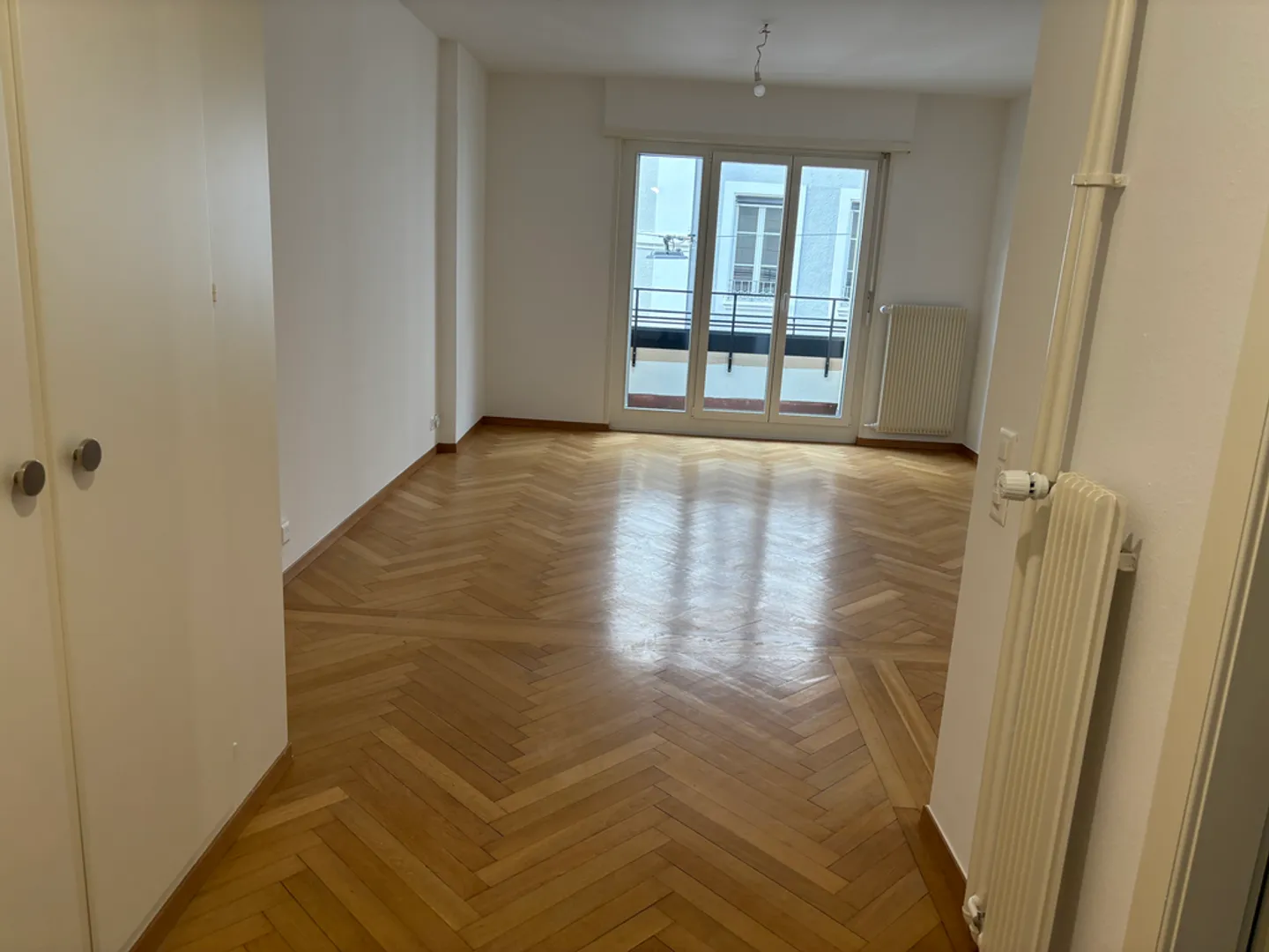Appartement spacieux de 2,5 pièces fraîchement rénové - Photo 3 sur 5