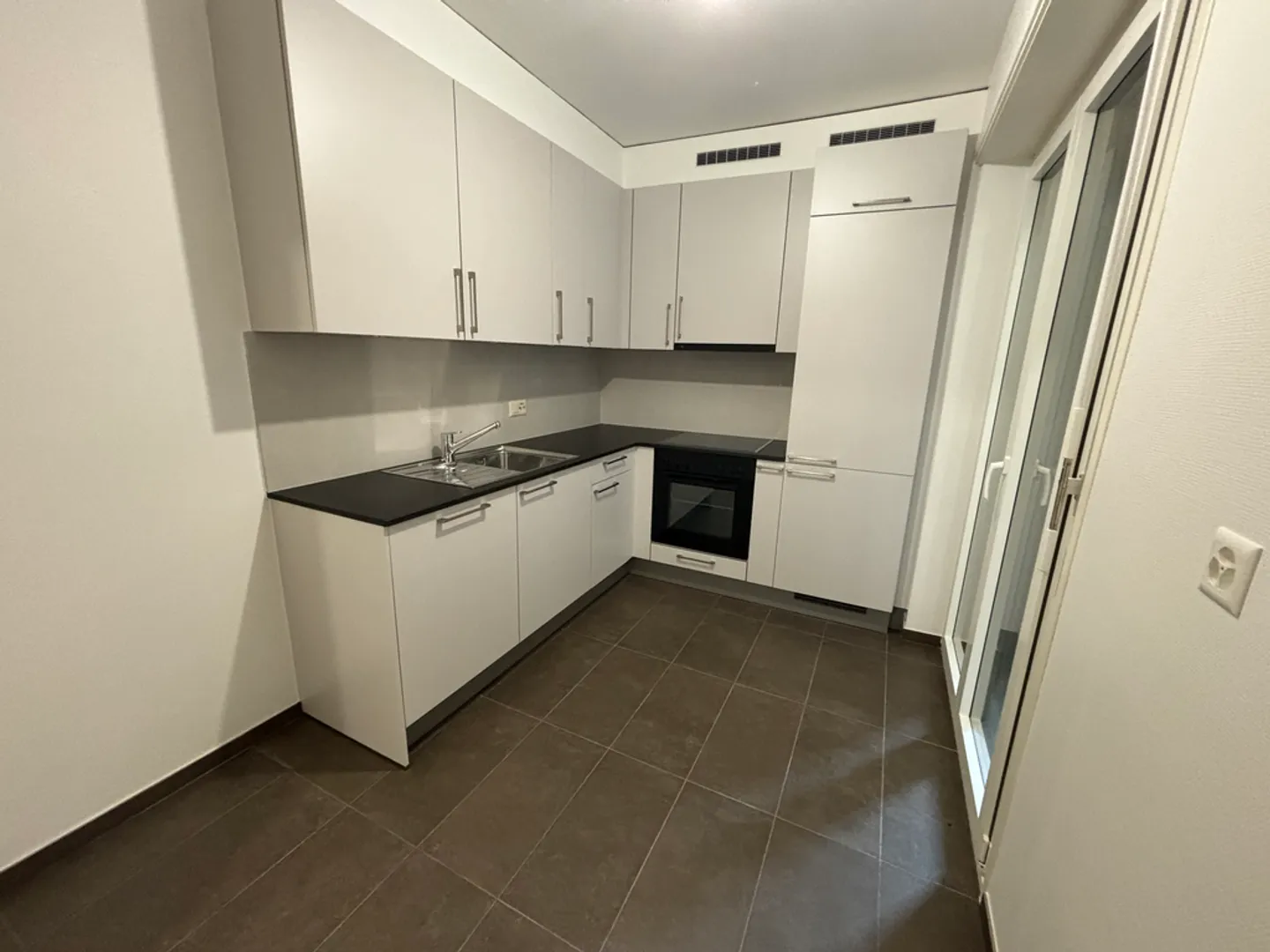 Appartement spacieux de 2,5 pièces fraîchement rénové - Photo 4 sur 5