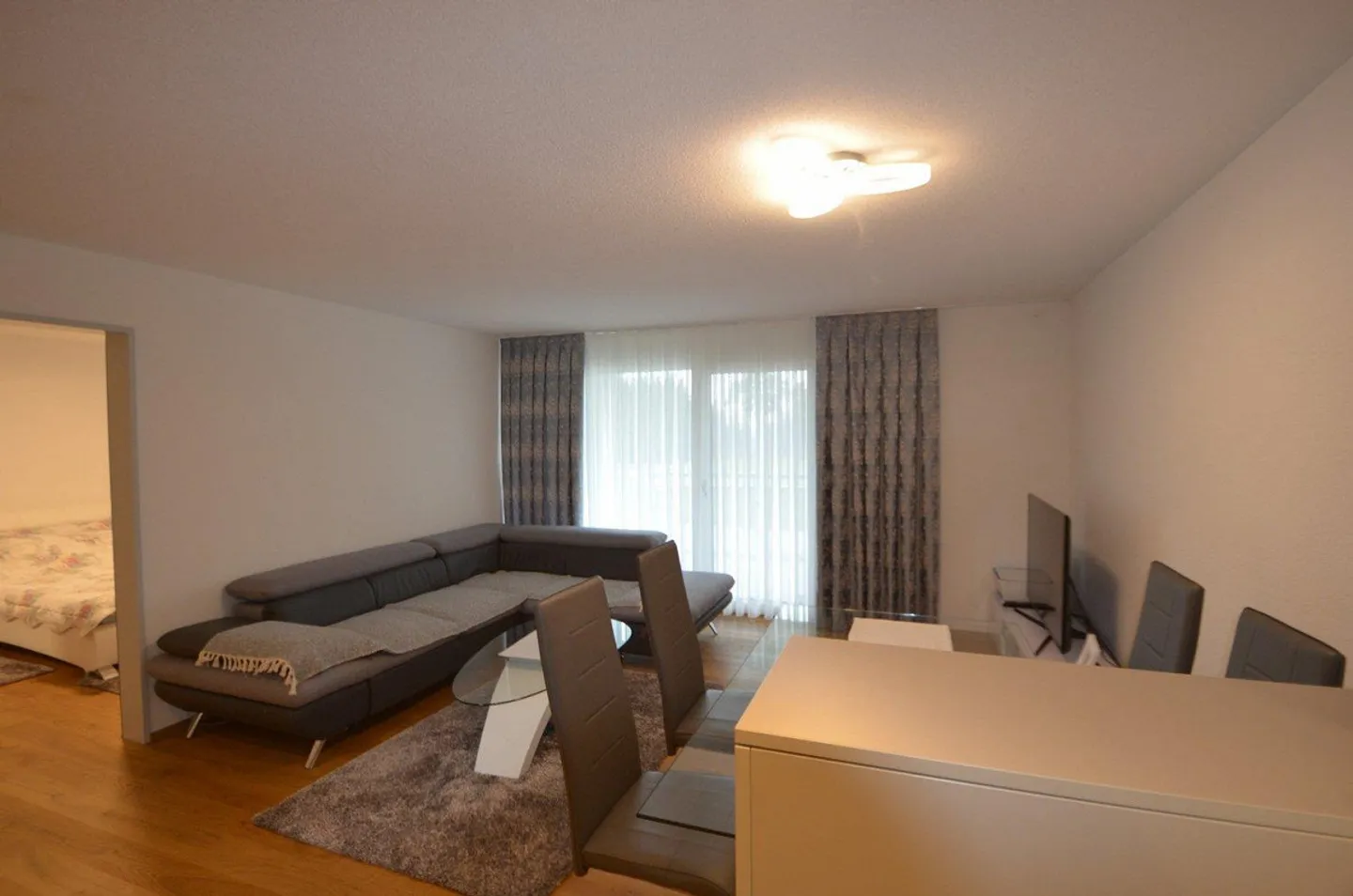 Votre appartement lumineux avec un grand balcon et vue panoramique ! - Photo 3 sur 10