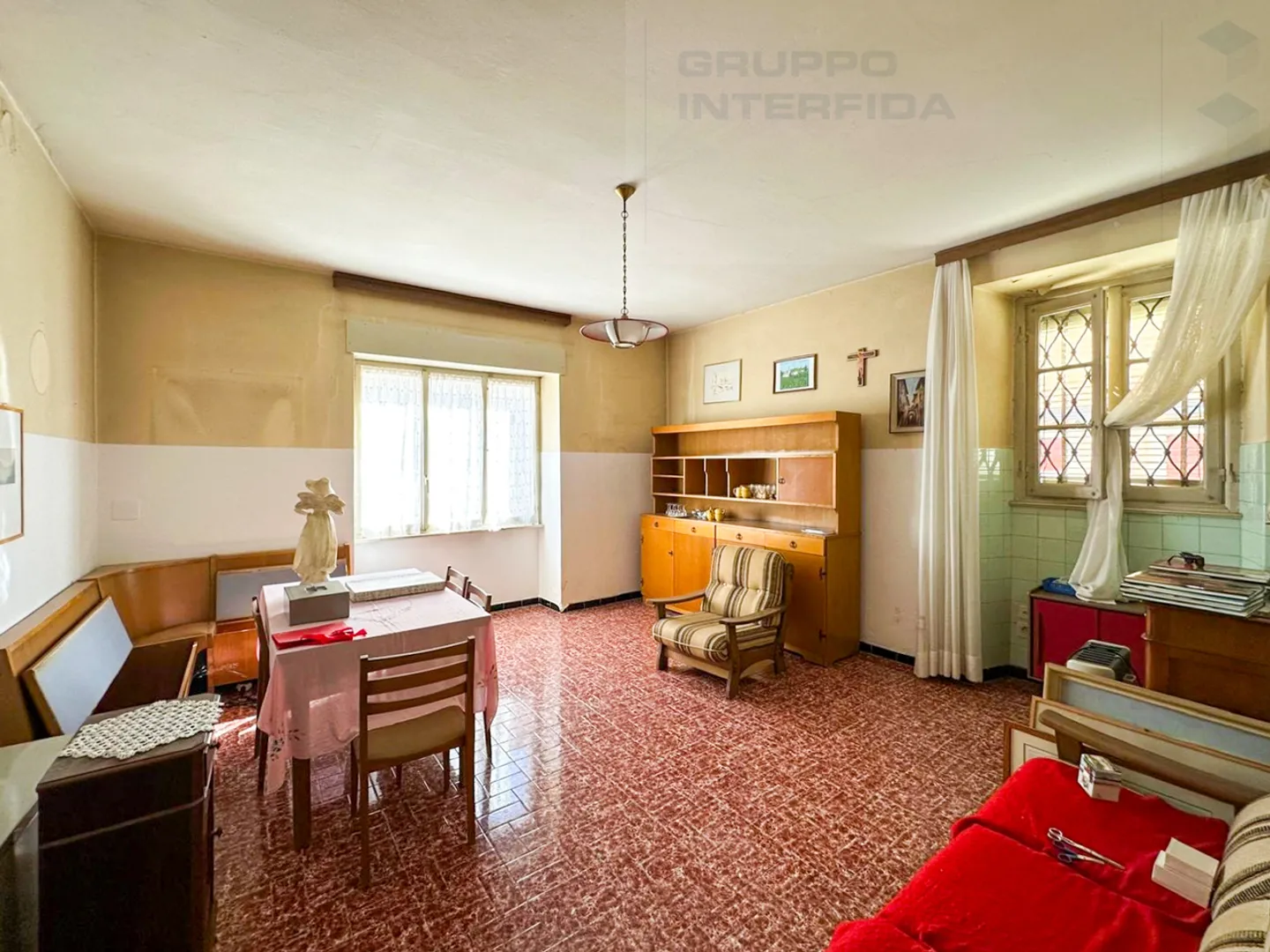 Villa storica con giardino e garage - Foto 4 di 13