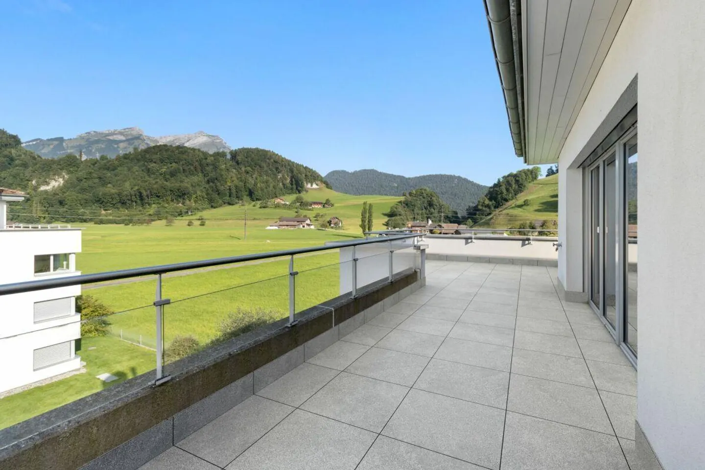 Paradis de Terrasse Ensoleillé! - Photo 4 sur 9