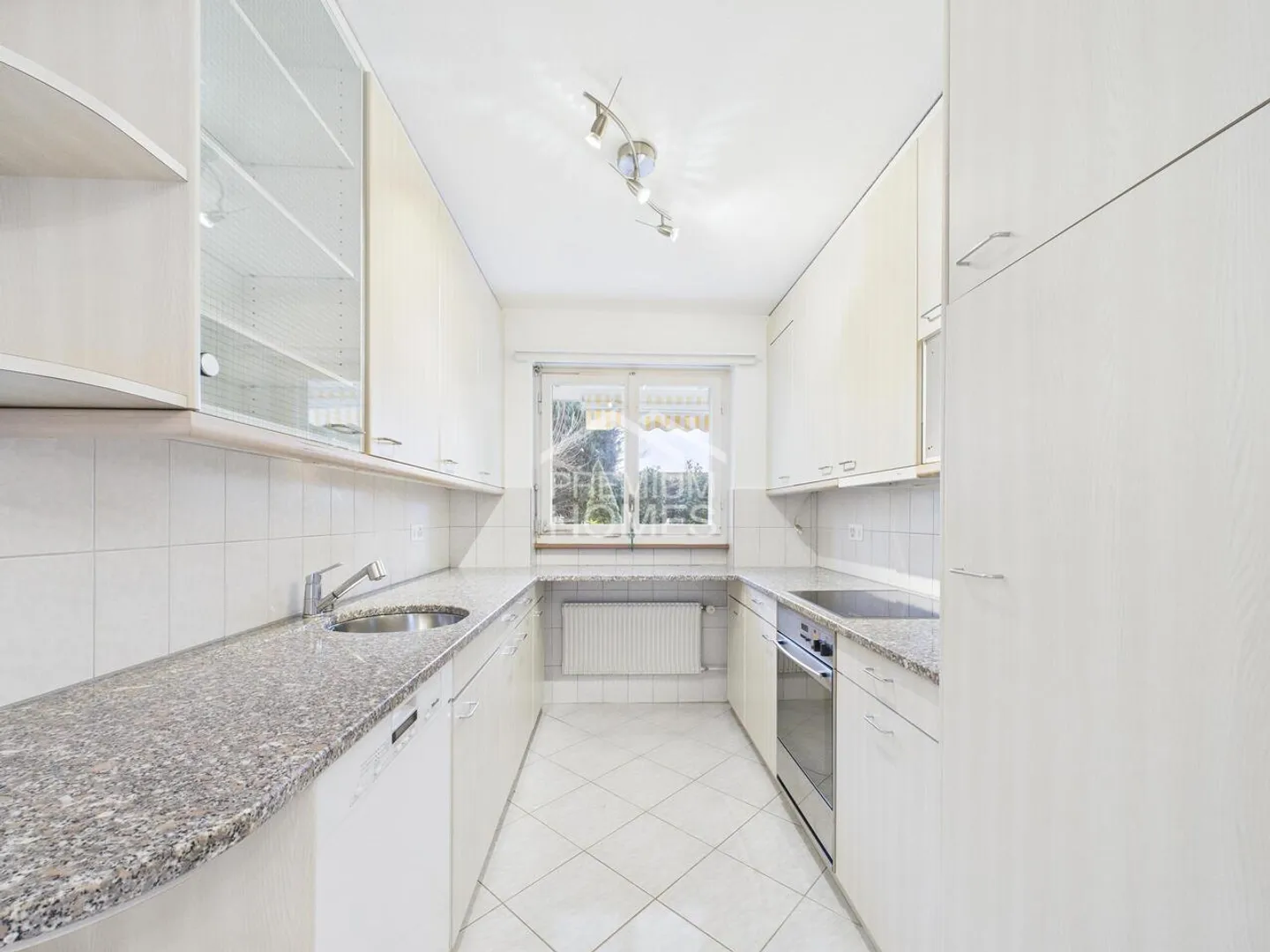 Emplacement calme, beaucoup de verdure et meilleure qualité de vie - Photo 2 sur 8