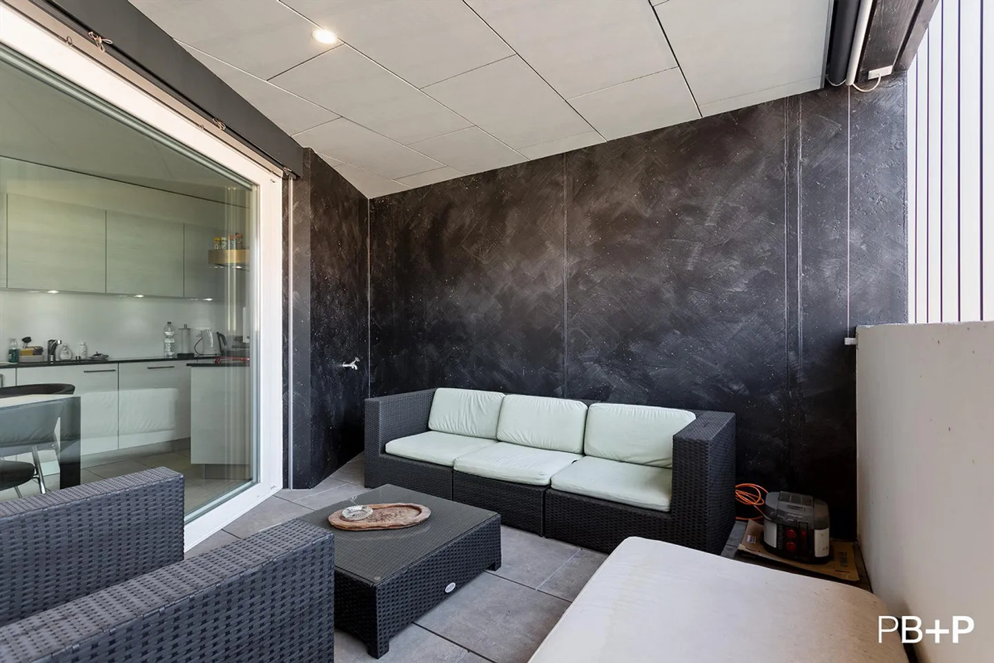 Moderne 4.5 Zimmer Ferienwohnung an zentraler Lage - Foto 3 von 11