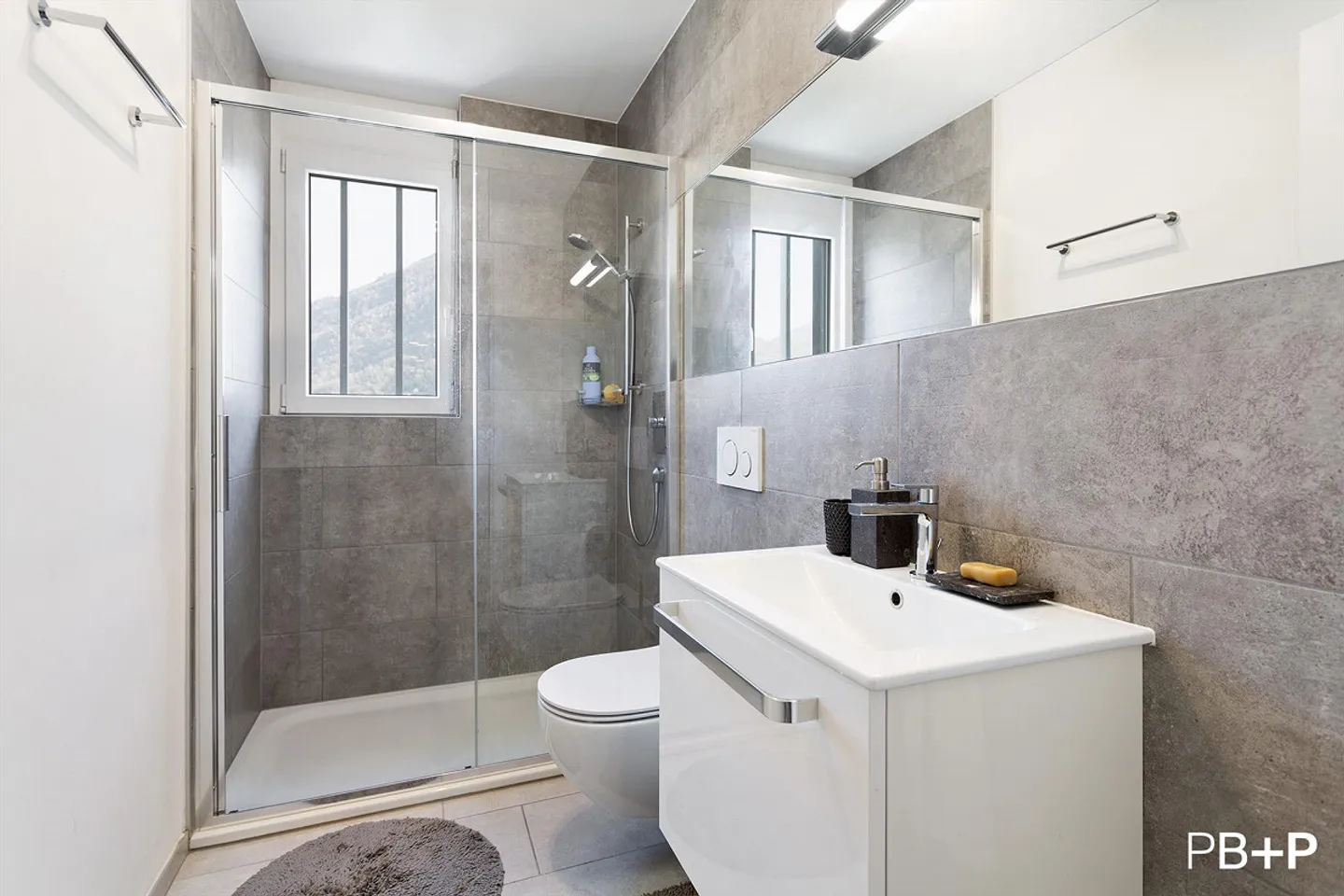 Moderne 4.5 Zimmer Ferienwohnung an zentraler Lage - Foto 7 von 11