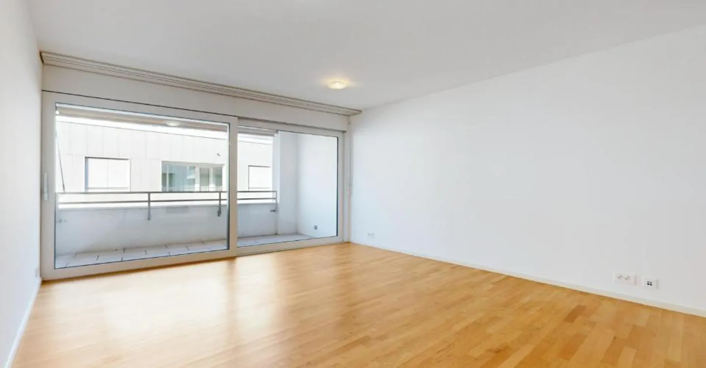 Superb modern studio - Photo 4 of 5