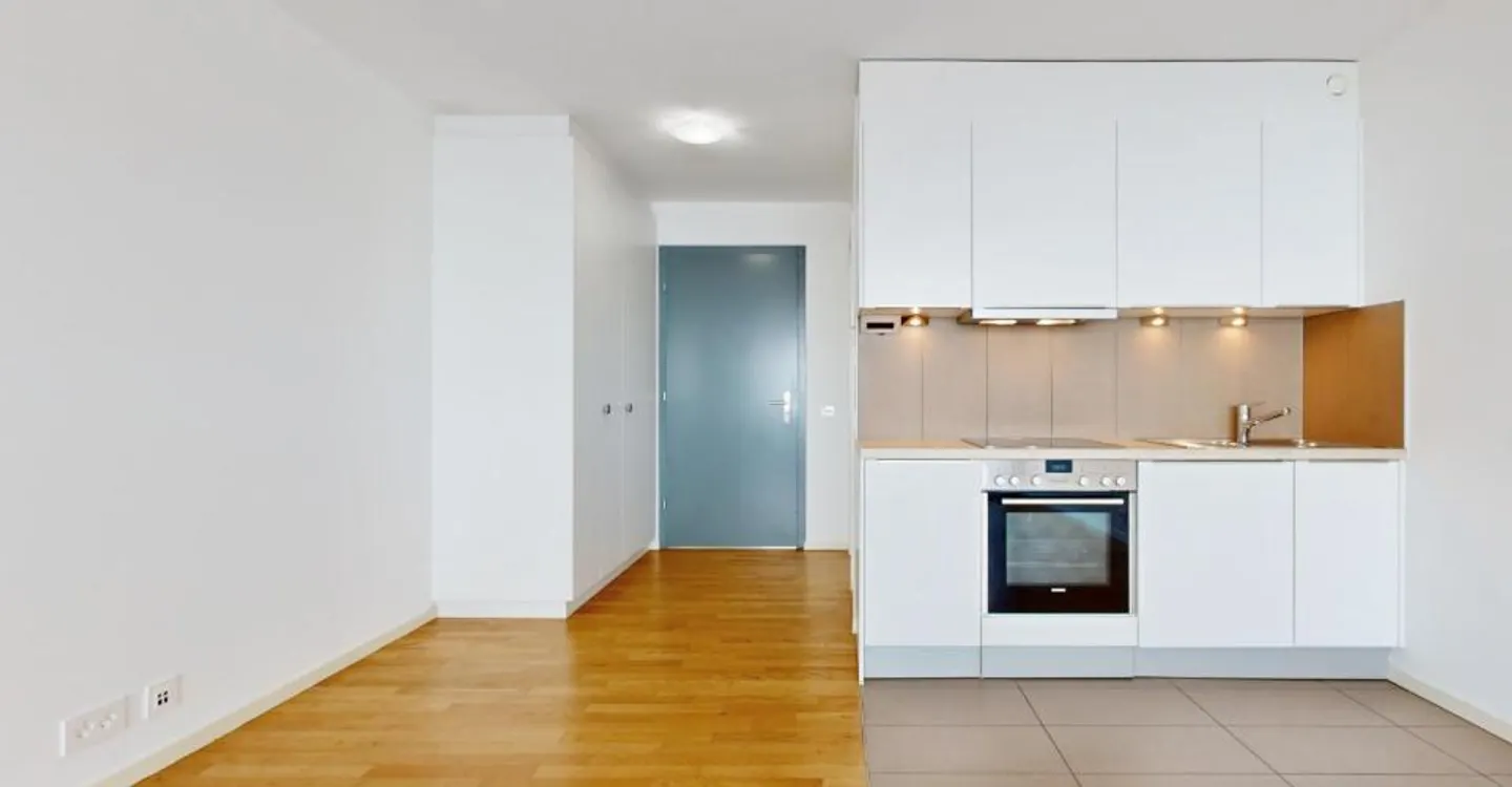 Superb modern studio - Photo 2 of 5