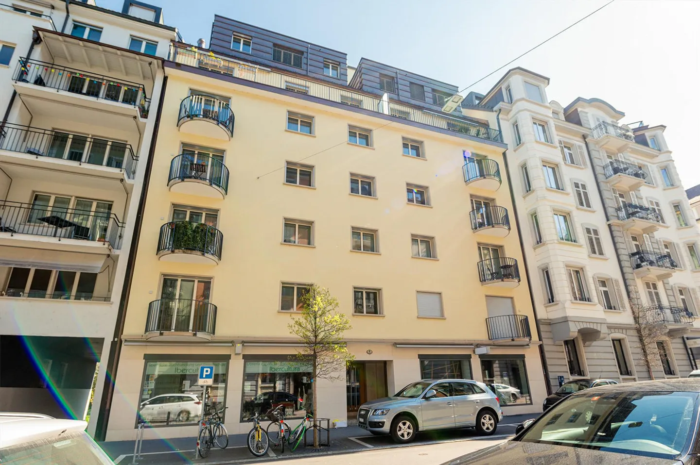 TOUT À PROXIMITÉ, APPARTEMENT EN VILLE DANS UN EMPLACEMENT DE CHOIX ! - Photo 1 sur 12