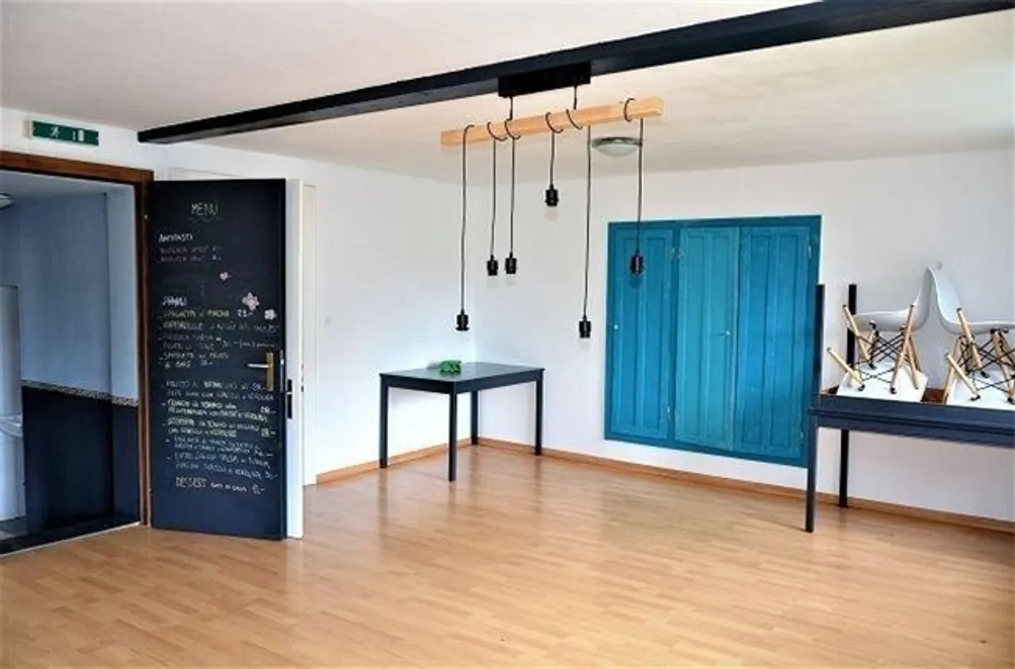 «Trattoria con grande terrazza, giardino e posti o casa di 5 locali / Trattoria mit Terrasse oder umbaubar in ein 5-Zimmer-Haus» - Foto 2 di 20