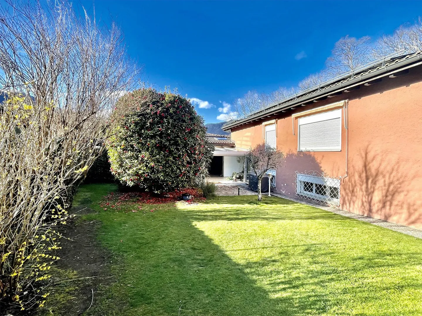 Beautiful house with 5.5 rooms and a large garden in Origlio - Photo 3 of 13