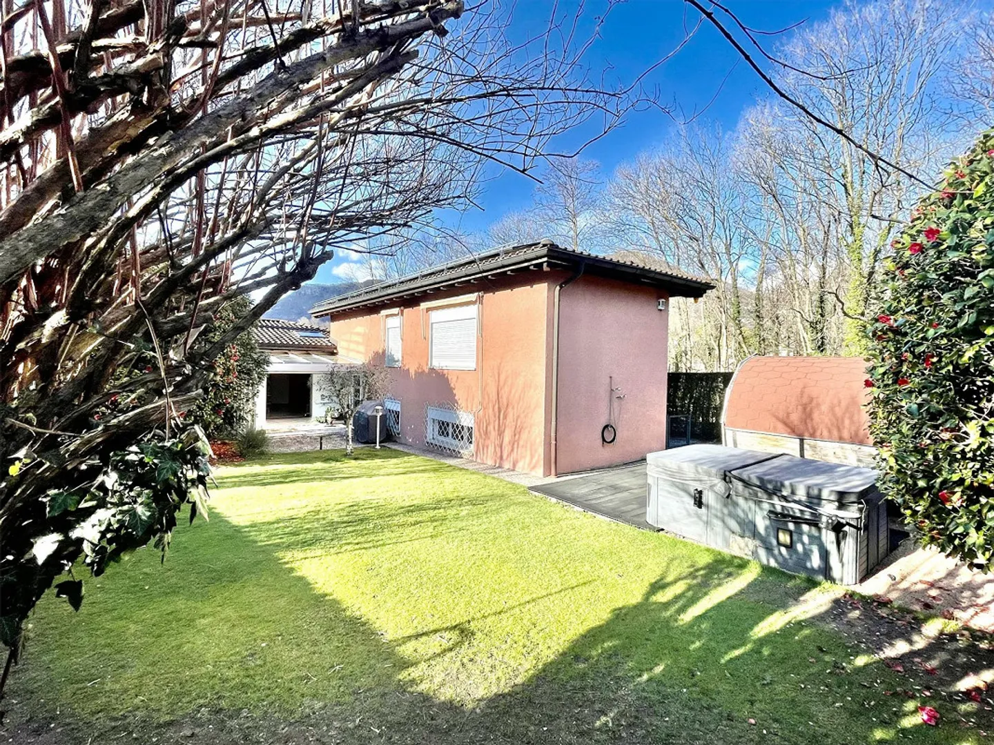 Beautiful house with 5.5 rooms and a large garden in Origlio - Photo 1 of 13