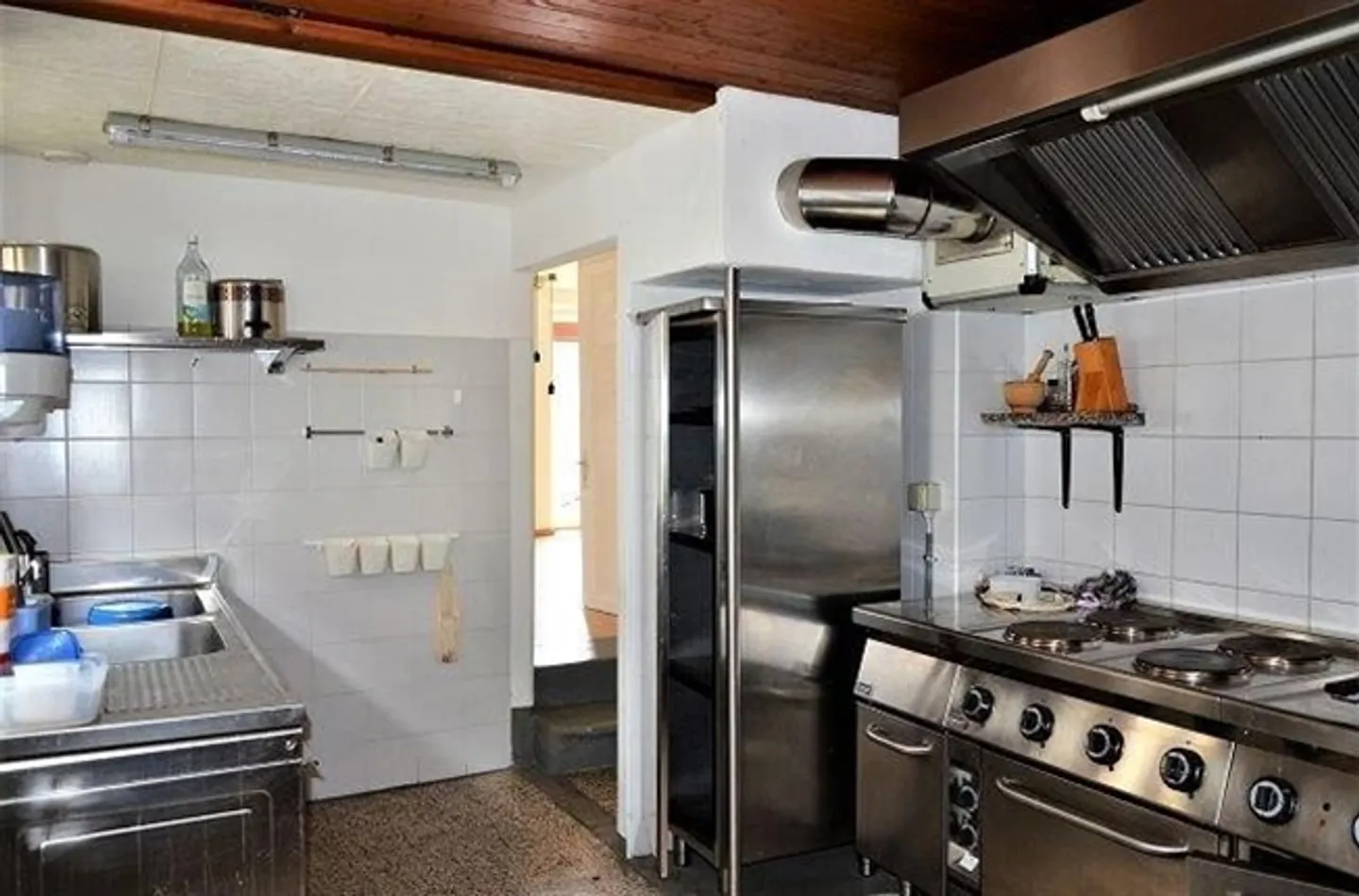 «Trattoria con grande terrazza, giardino e posti o casa di 5 locali / Trattoria mit Terrasse oder umbaubar in ein 5-Zimmer-Haus» - Foto 8 di 20