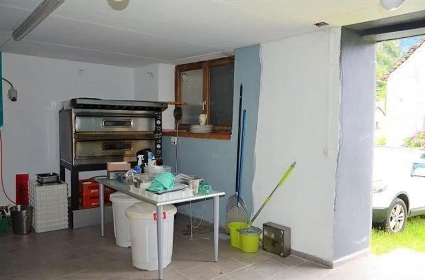 «Trattoria con grande terrazza, giardino e posti o casa di 5 locali / Trattoria mit Terrasse oder umbaubar in ein 5-Zimmer-Haus» - Foto 11 di 20