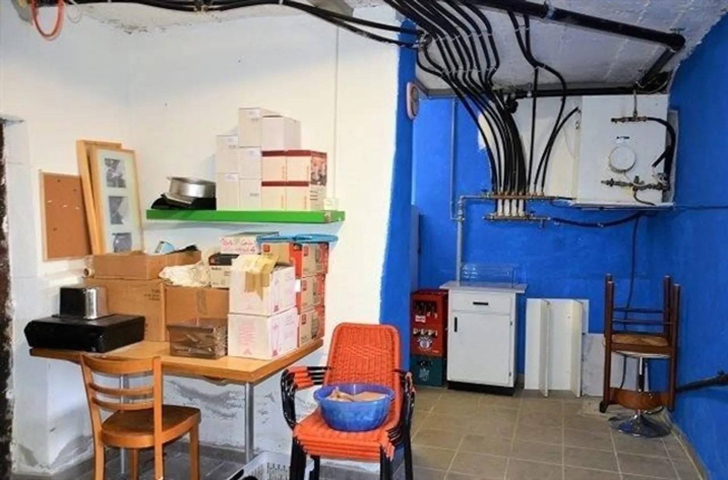 «Trattoria con grande terrazza, giardino e posti o casa di 5 locali / Trattoria mit Terrasse oder umbaubar in ein 5-Zimmer-Haus» - Foto 17 di 20