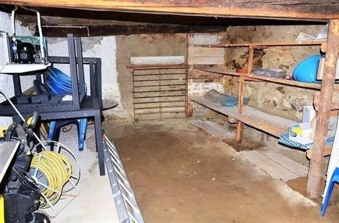 «Trattoria con grande terrazza, giardino e posti o casa di 5 locali / Trattoria mit Terrasse oder umbaubar in ein 5-Zimmer-Haus» - Foto 19 di 20