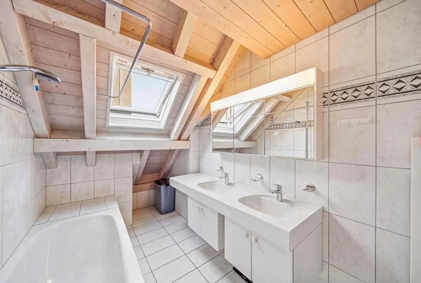 Geräumige Wohnung mit Galerie - Foto 5 von 8