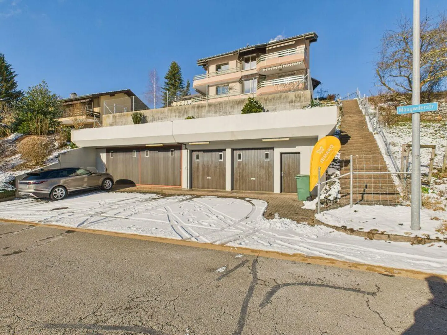 Casa unifamiliare al margine del villaggio e direttamente adiacente alla zona agricola - Foto 3 di 30