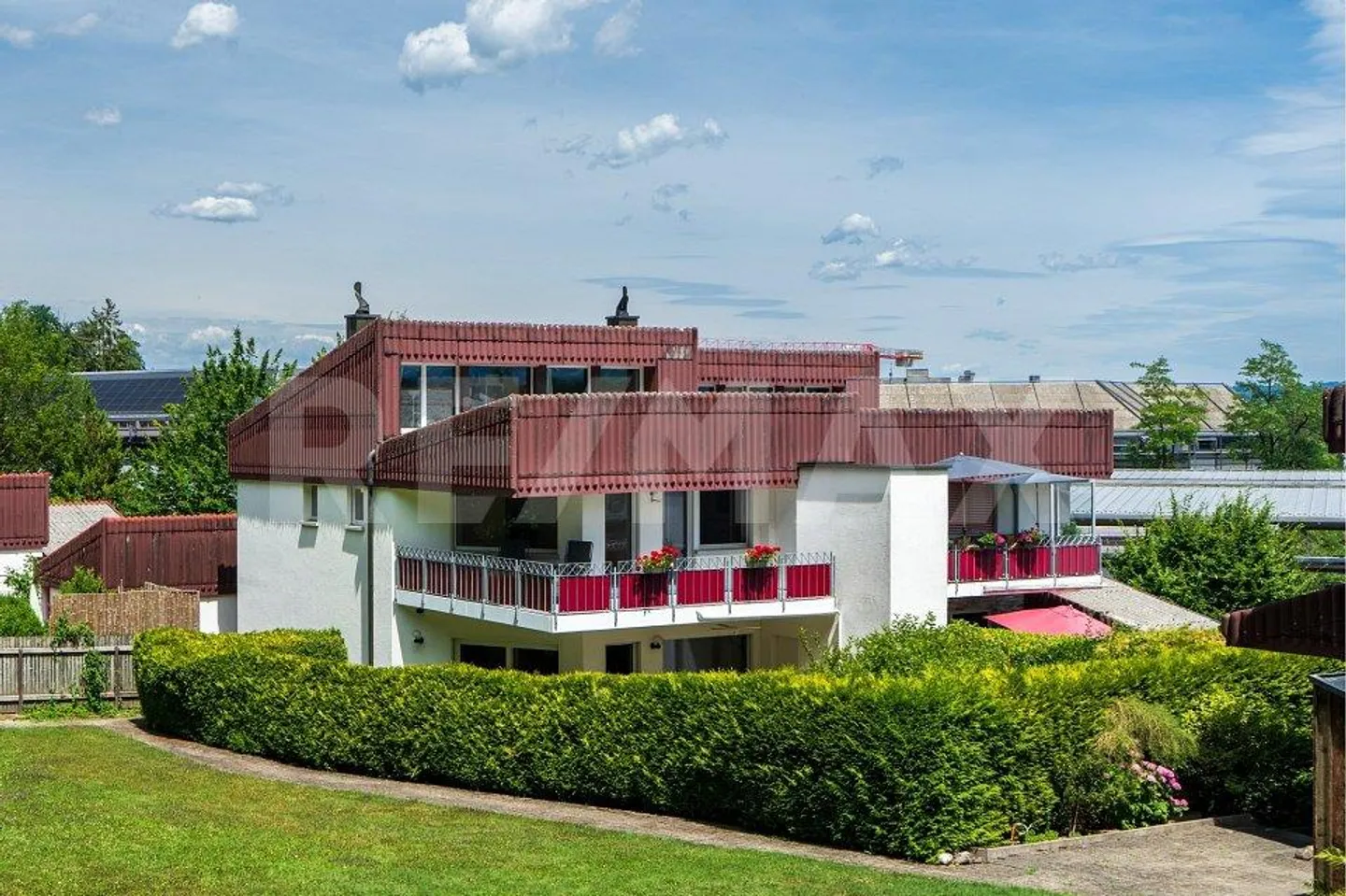 Maison individuelle moderne semi-détachée - Photo 1 sur 13