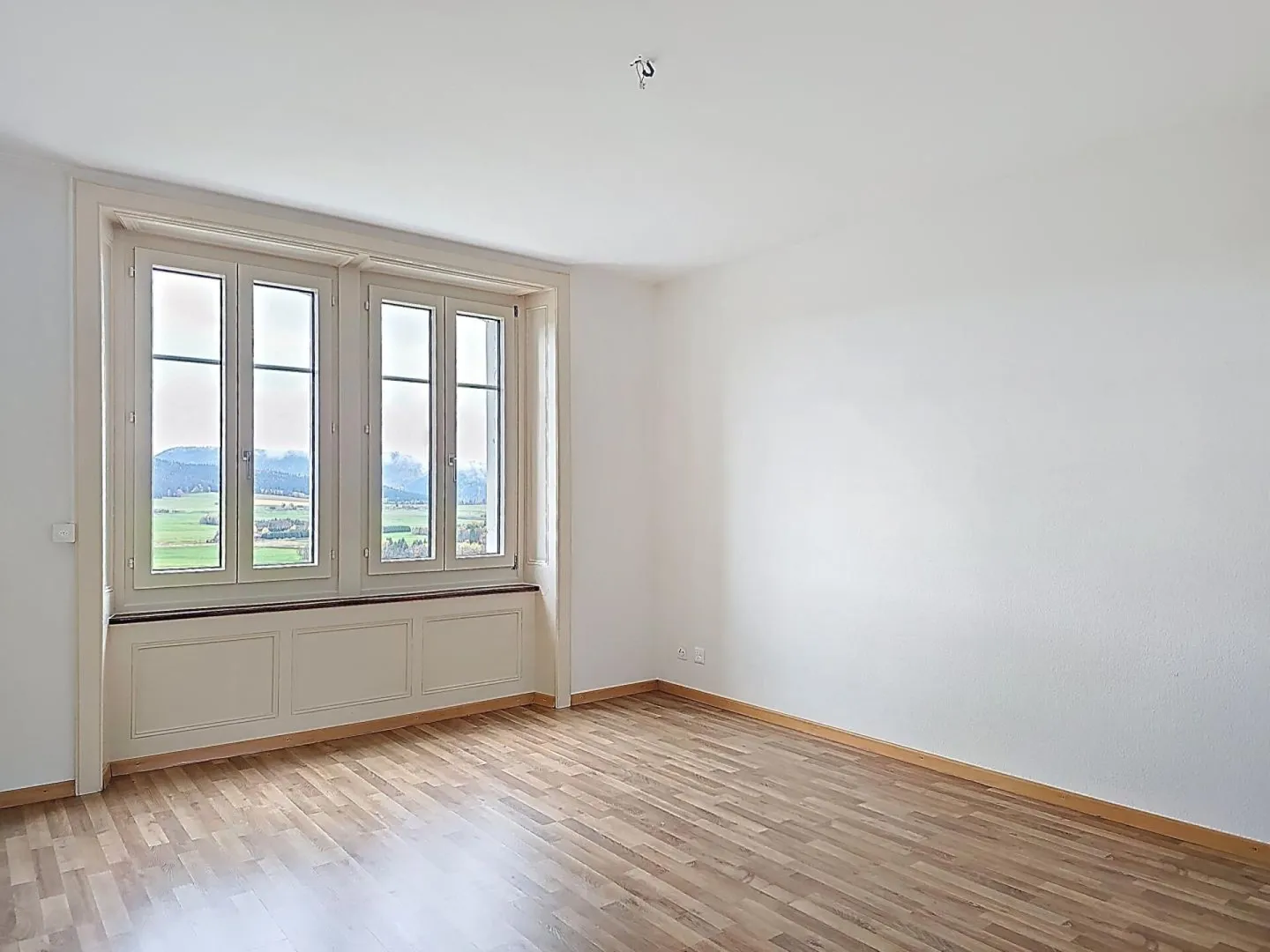 5-room apartment in Ponts-de-Martel - Photo 1 of 19