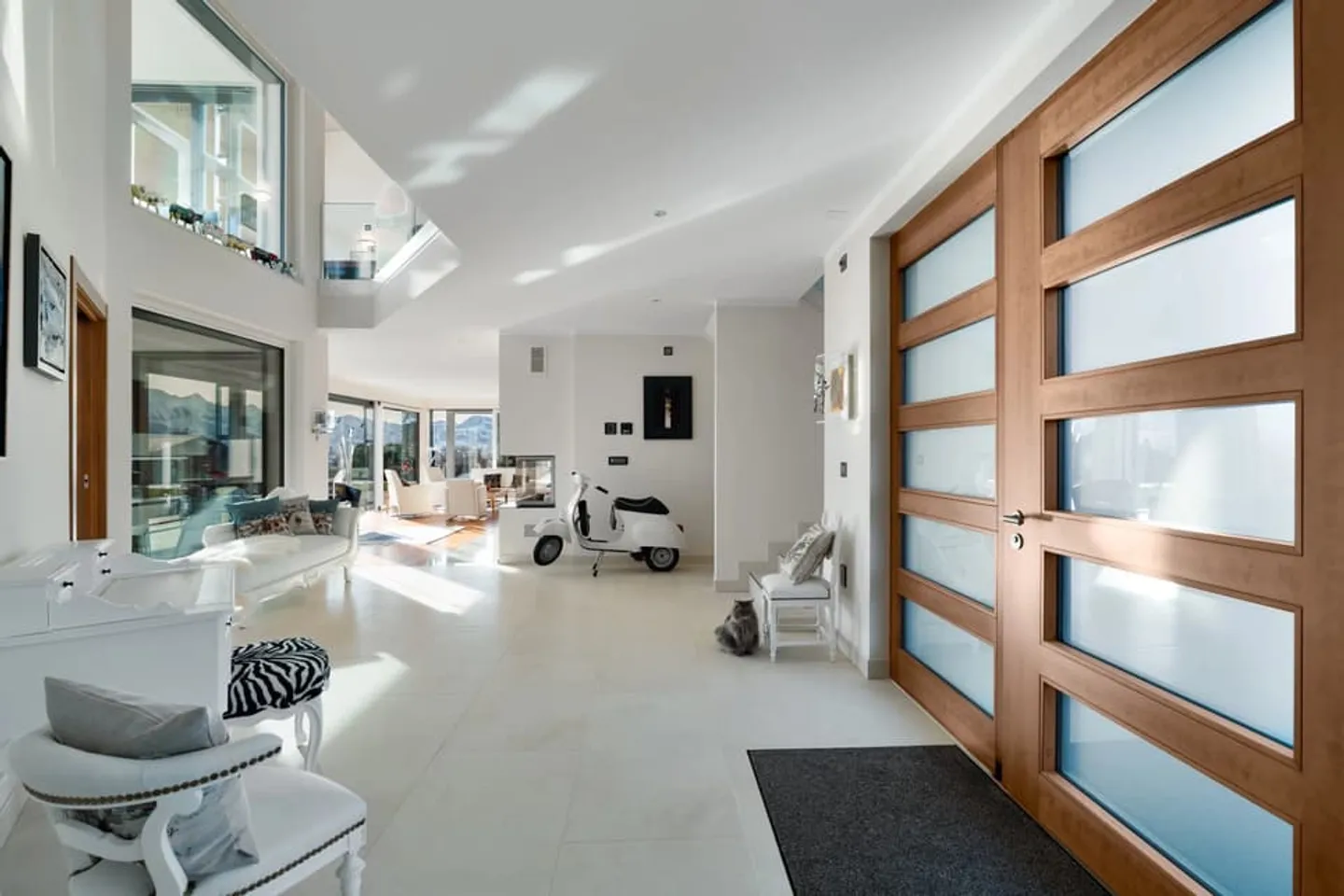 Prestigious Chalet with Panoramic Views - Photo 2 of 13