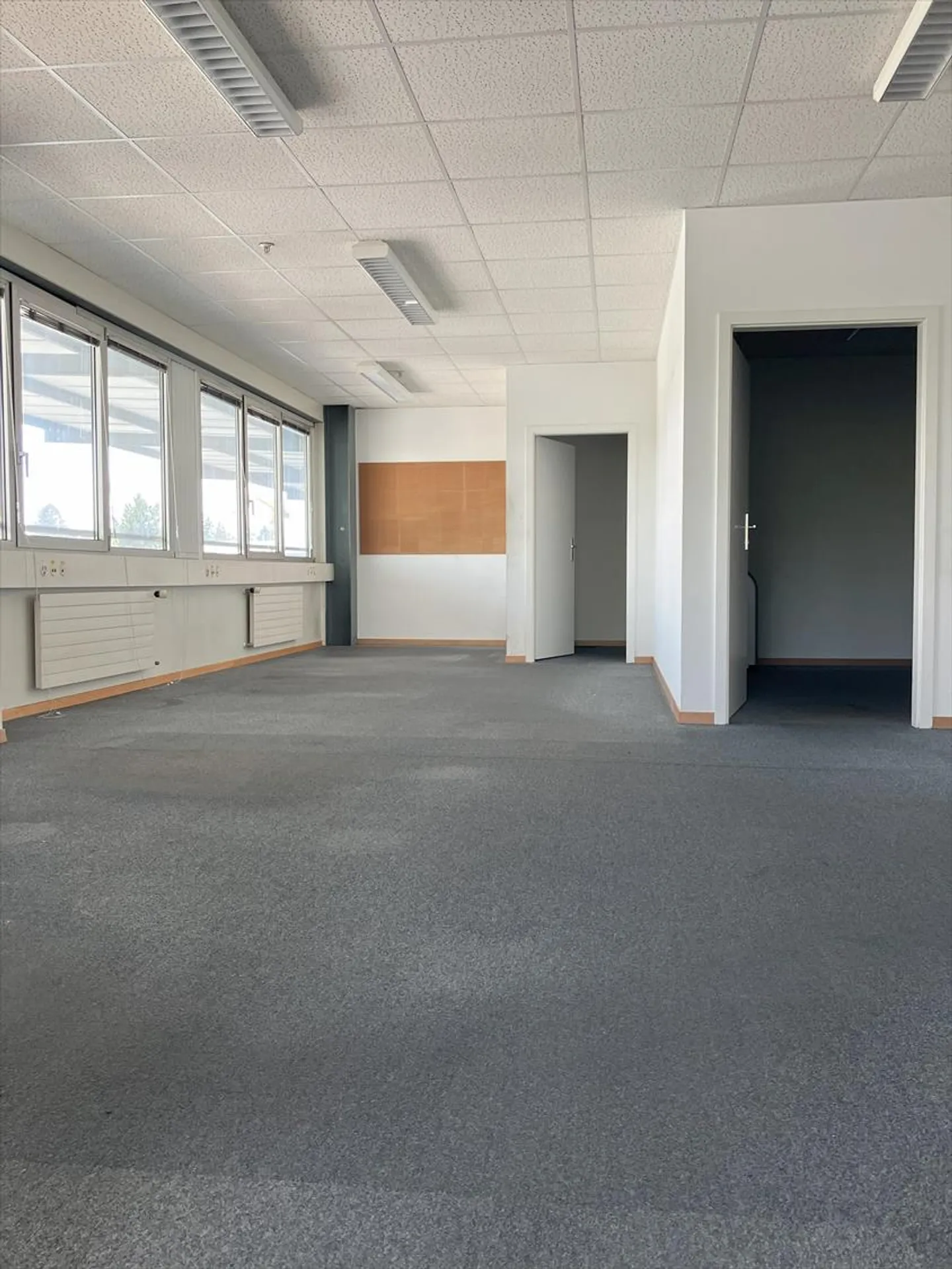 Büro - Foto 1 von 17