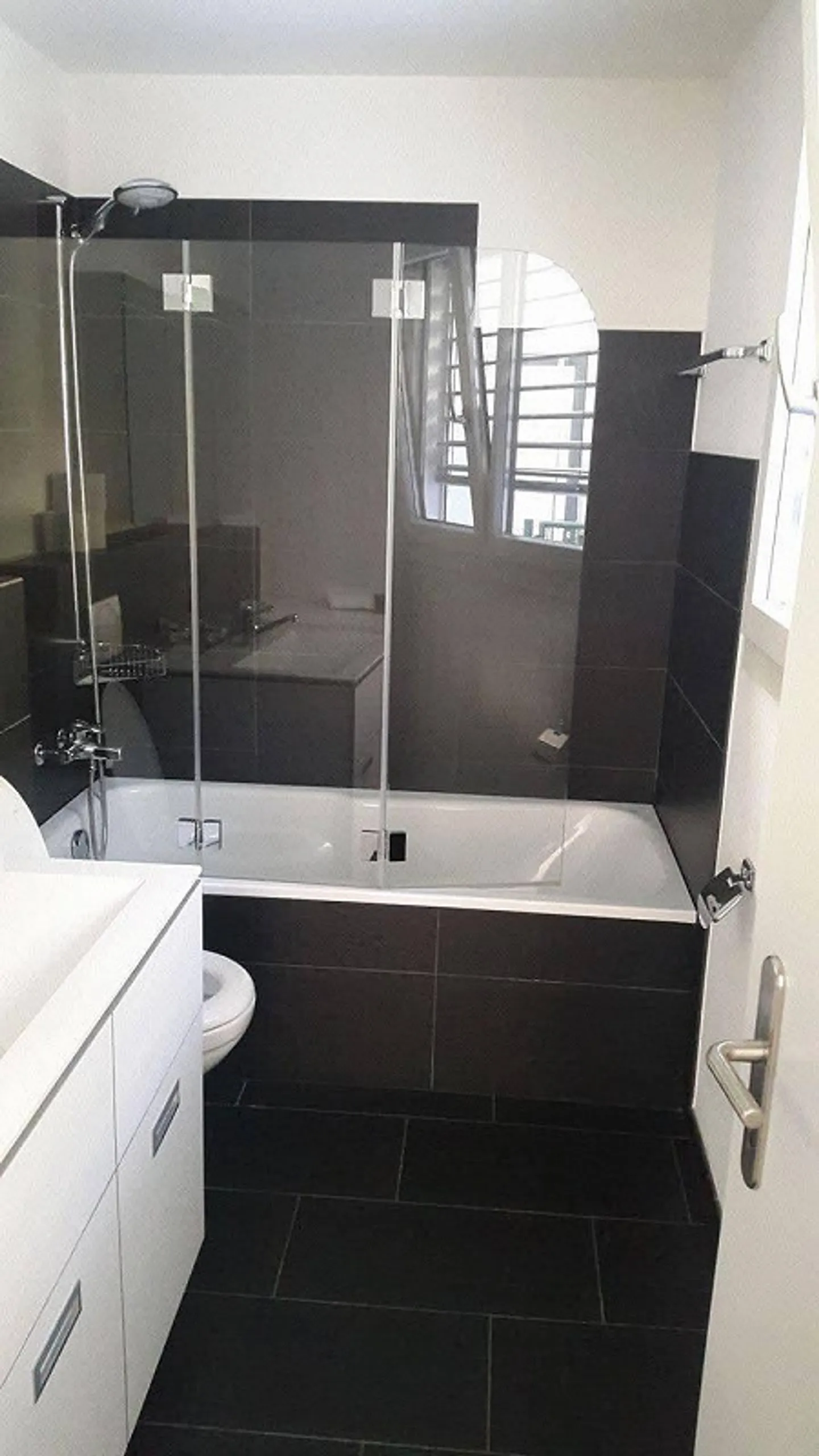 Spacious 3-room apartment in a quiet location - Photo 5 of 9