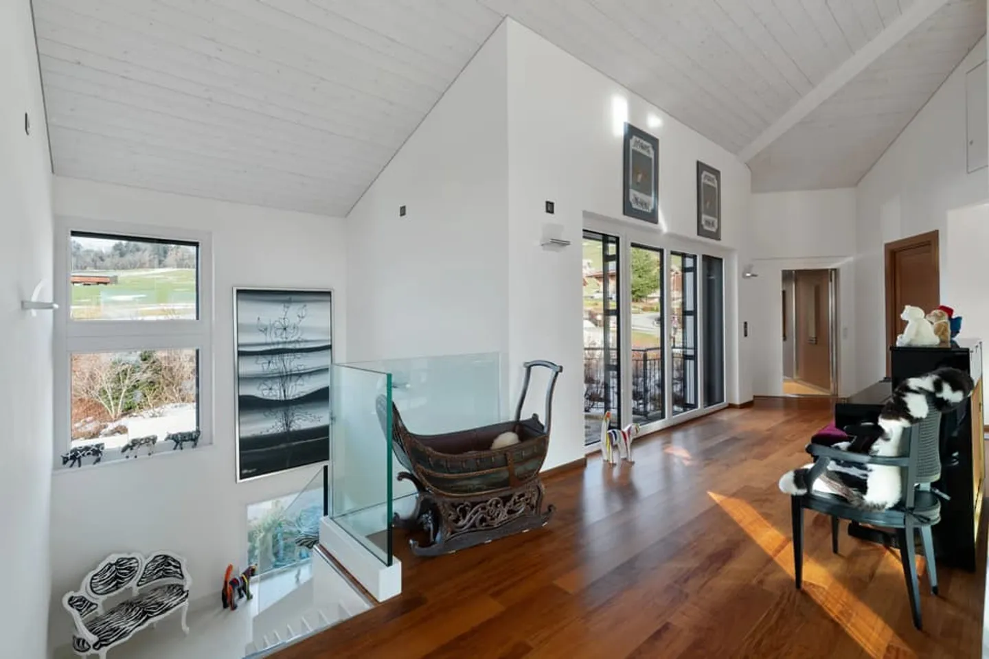 Prestigious Chalet with Panoramic Views - Photo 10 of 13