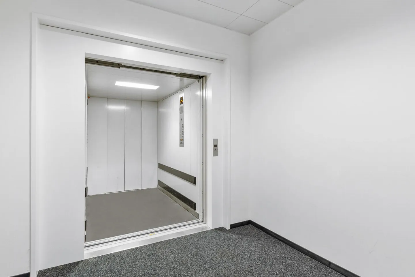 Spazi per uffici moderni vicino alla stazione di Glattbrugg - Foto 8 di 13