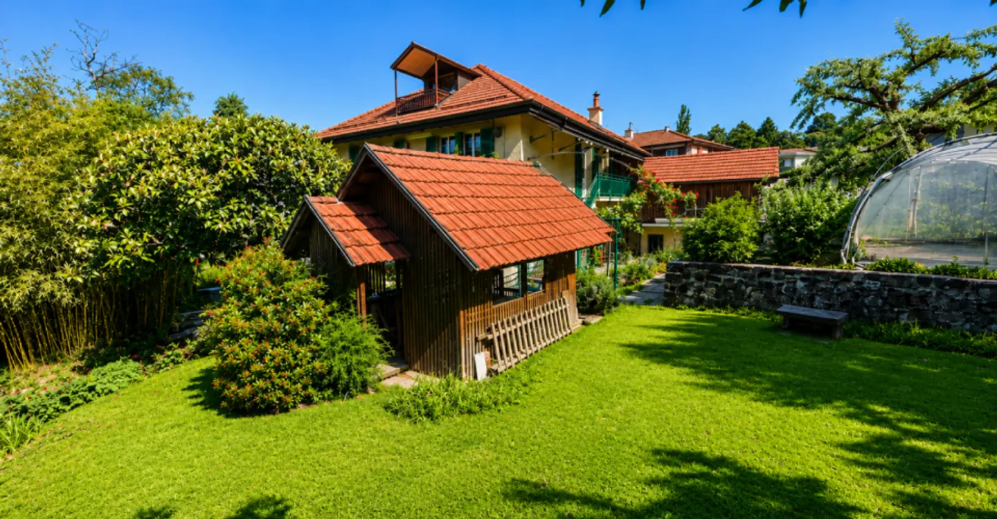Elegante Villa mit Mietrendite - Foto 1 von 13