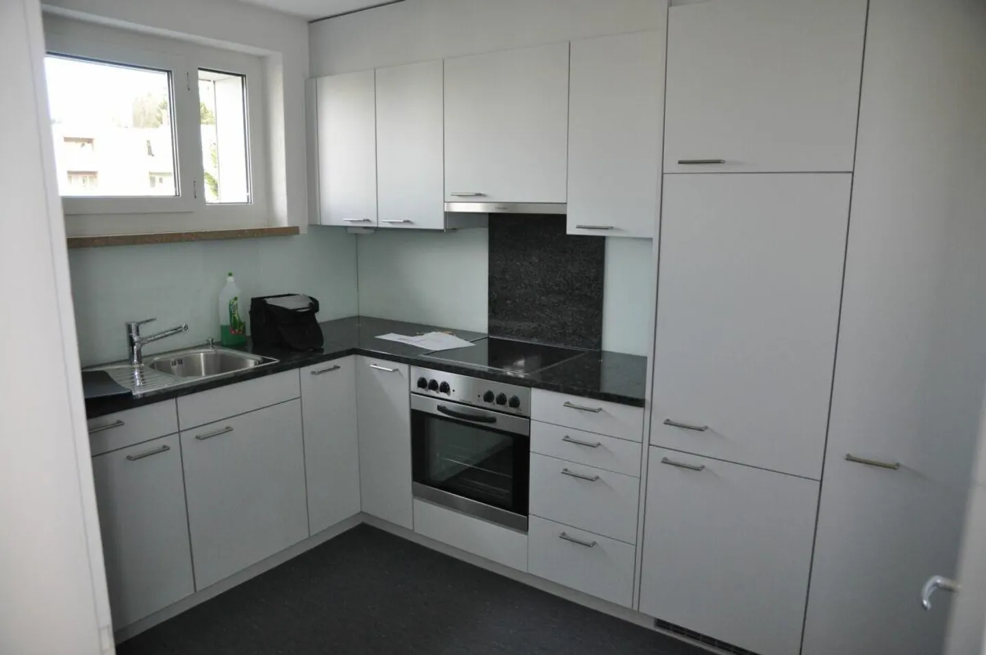 Lichtdurchflutete 5 Zimmer Wohnung in Familienquartier - Photo 3 sur 14